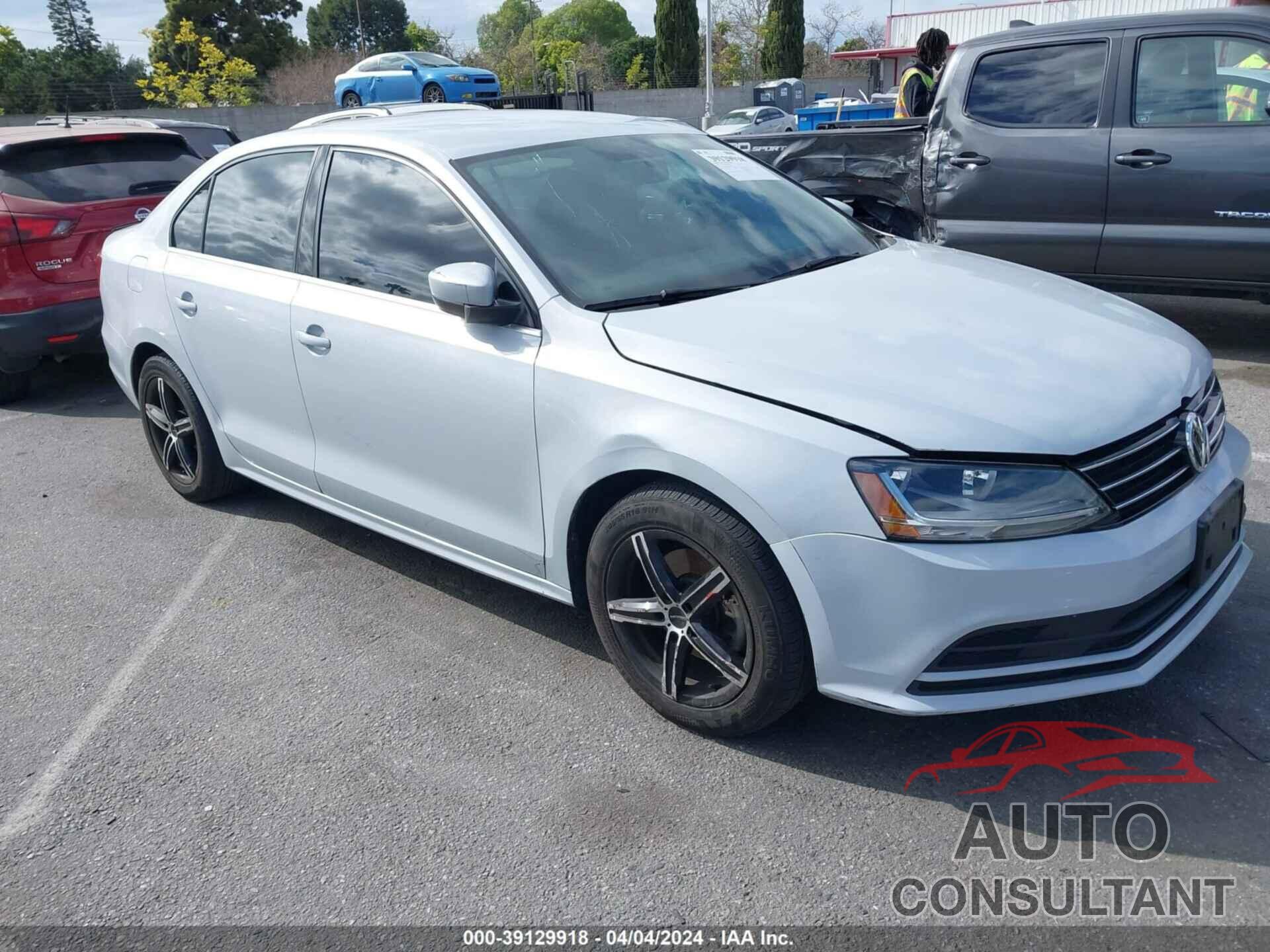 VOLKSWAGEN JETTA 2017 - 3VW2B7AJ8HM380018