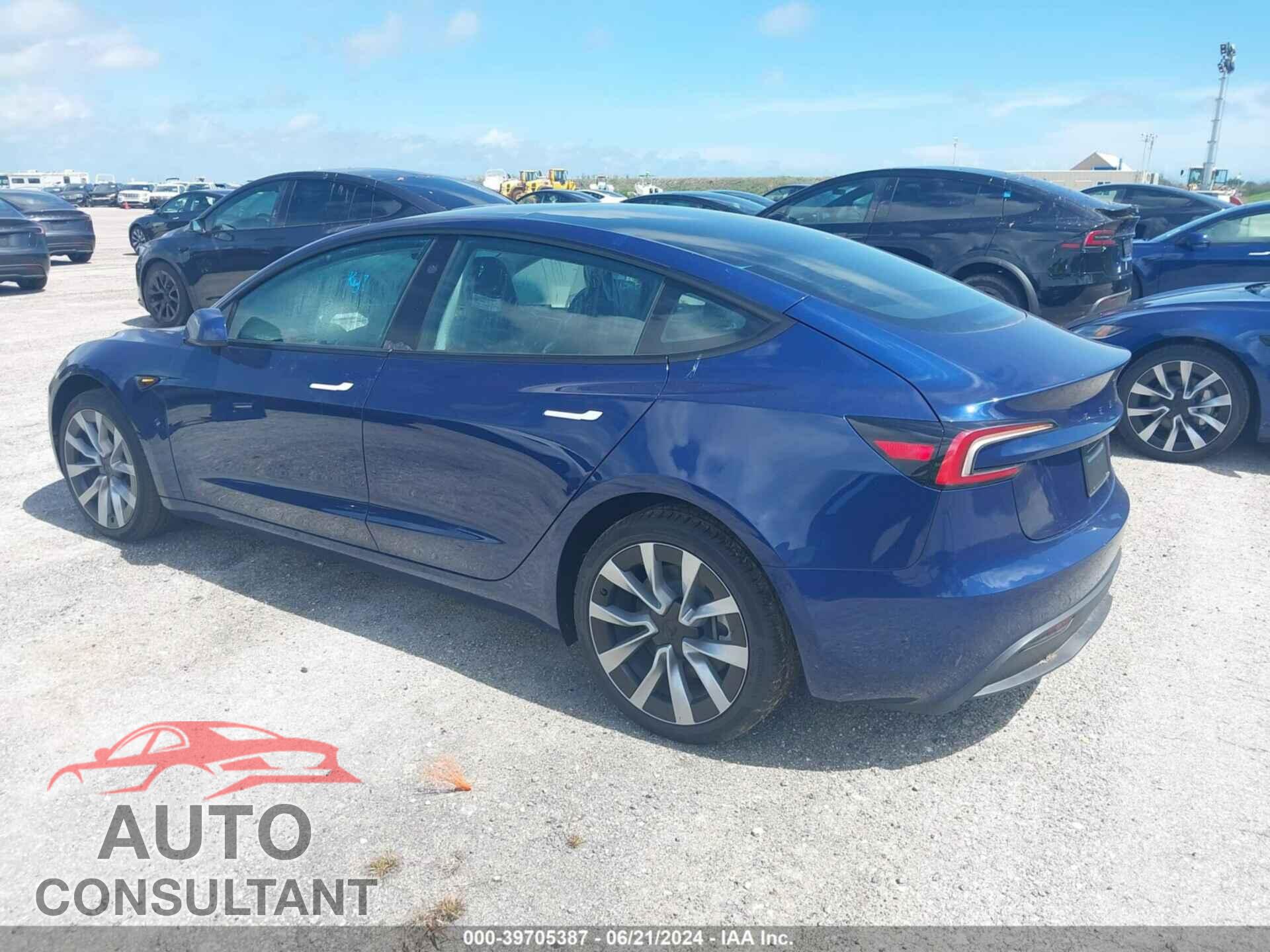 TESLA MODEL 3 2024 - 5YJ3E1EA5RF747968