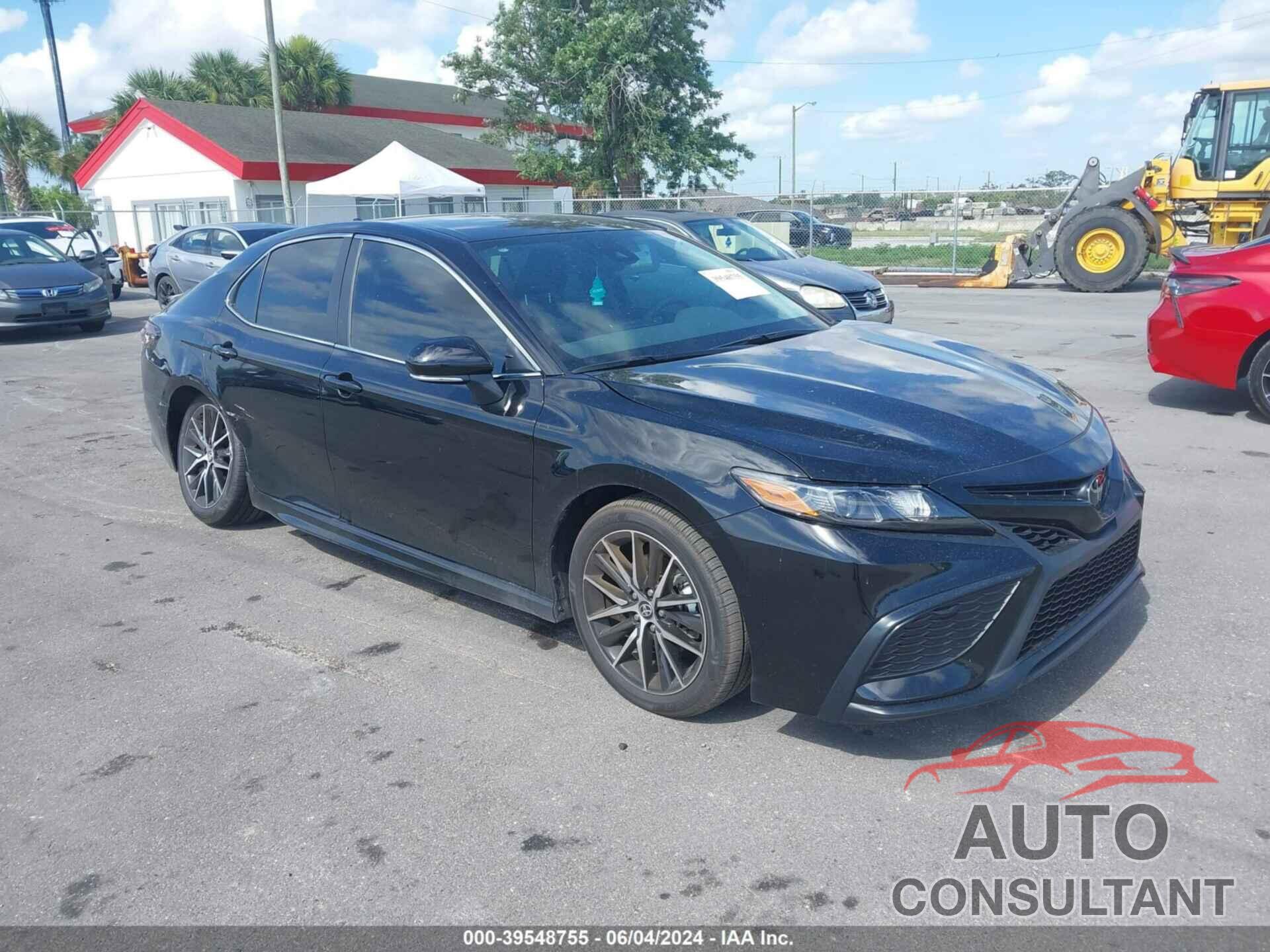 TOYOTA CAMRY 2024 - 4T1G11AK3RU903813