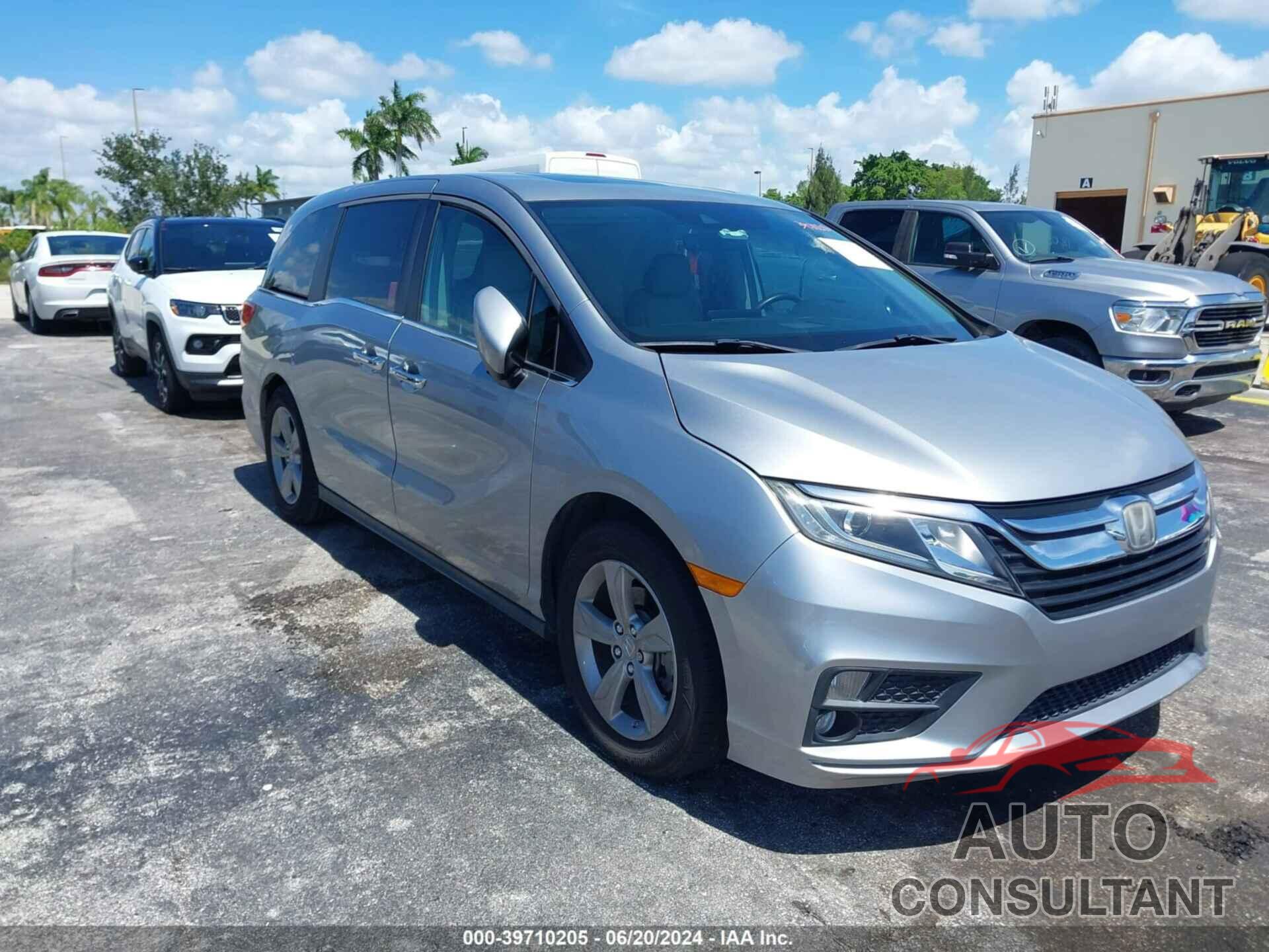 HONDA ODYSSEY 2018 - 5FNRL6H79JB018910