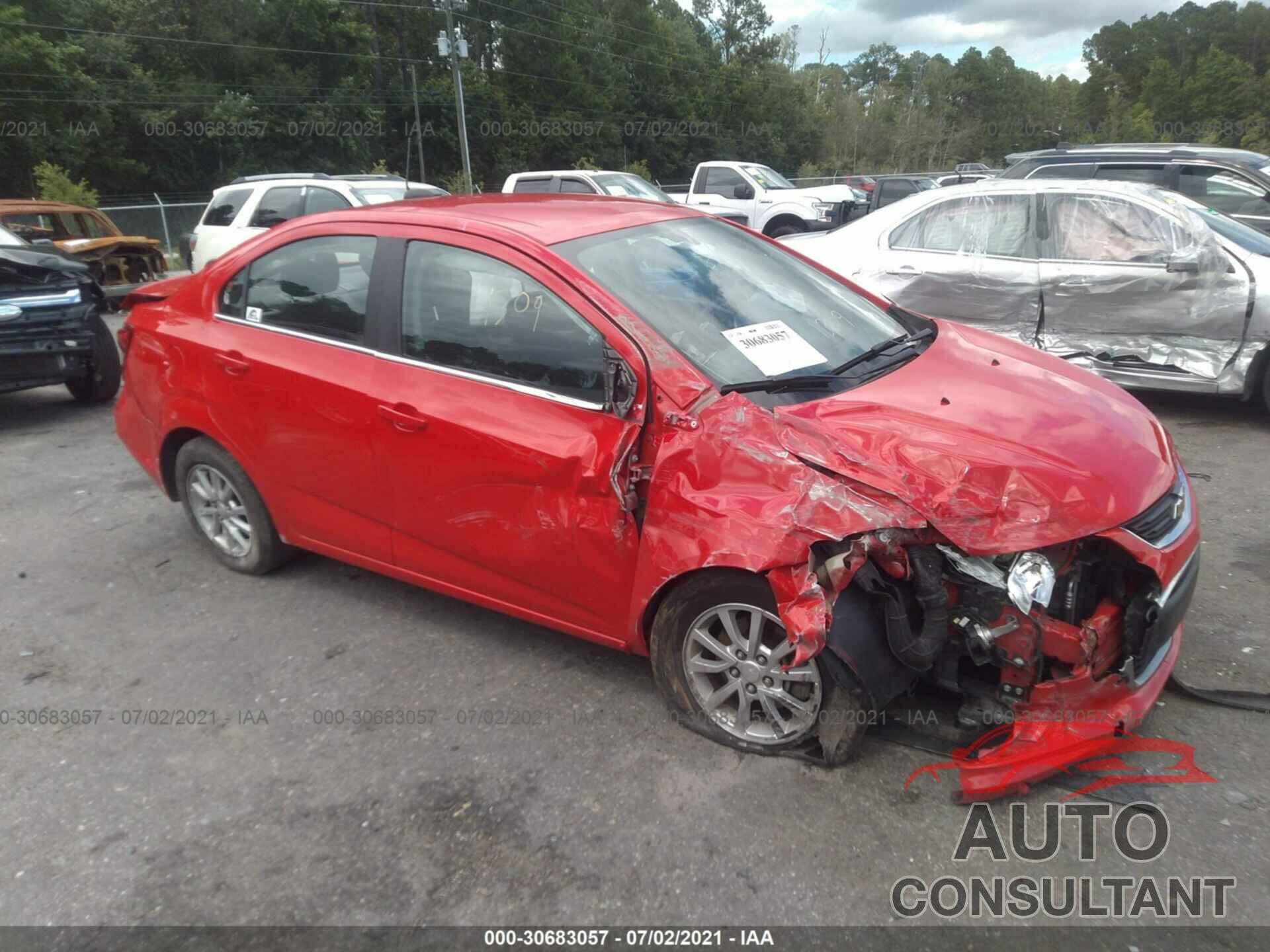 CHEVROLET SONIC 2017 - 1G1JD5SH1H4141309