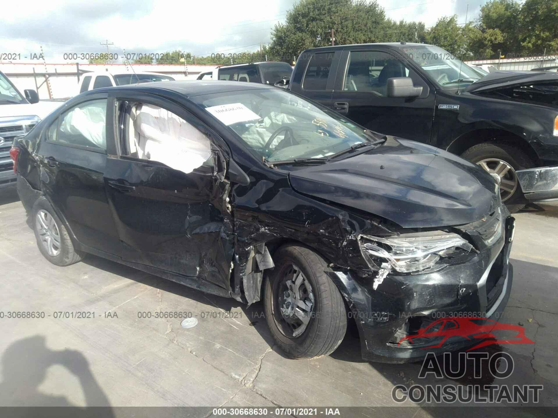 CHEVROLET SONIC 2017 - 1G1JB5SH0H4155448