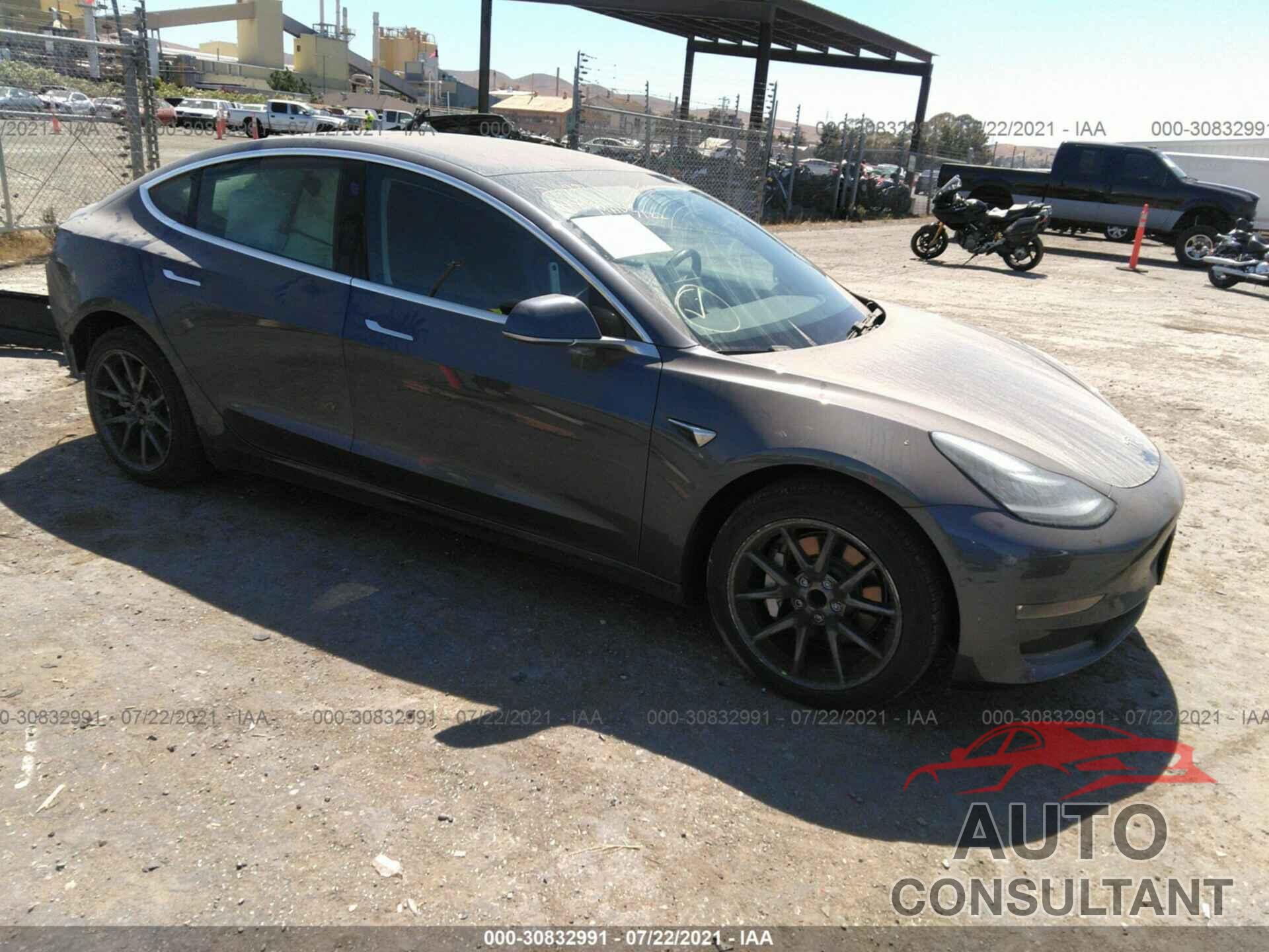 TESLA MODEL 3 2018 - 5YJ3E1EA8JF157896