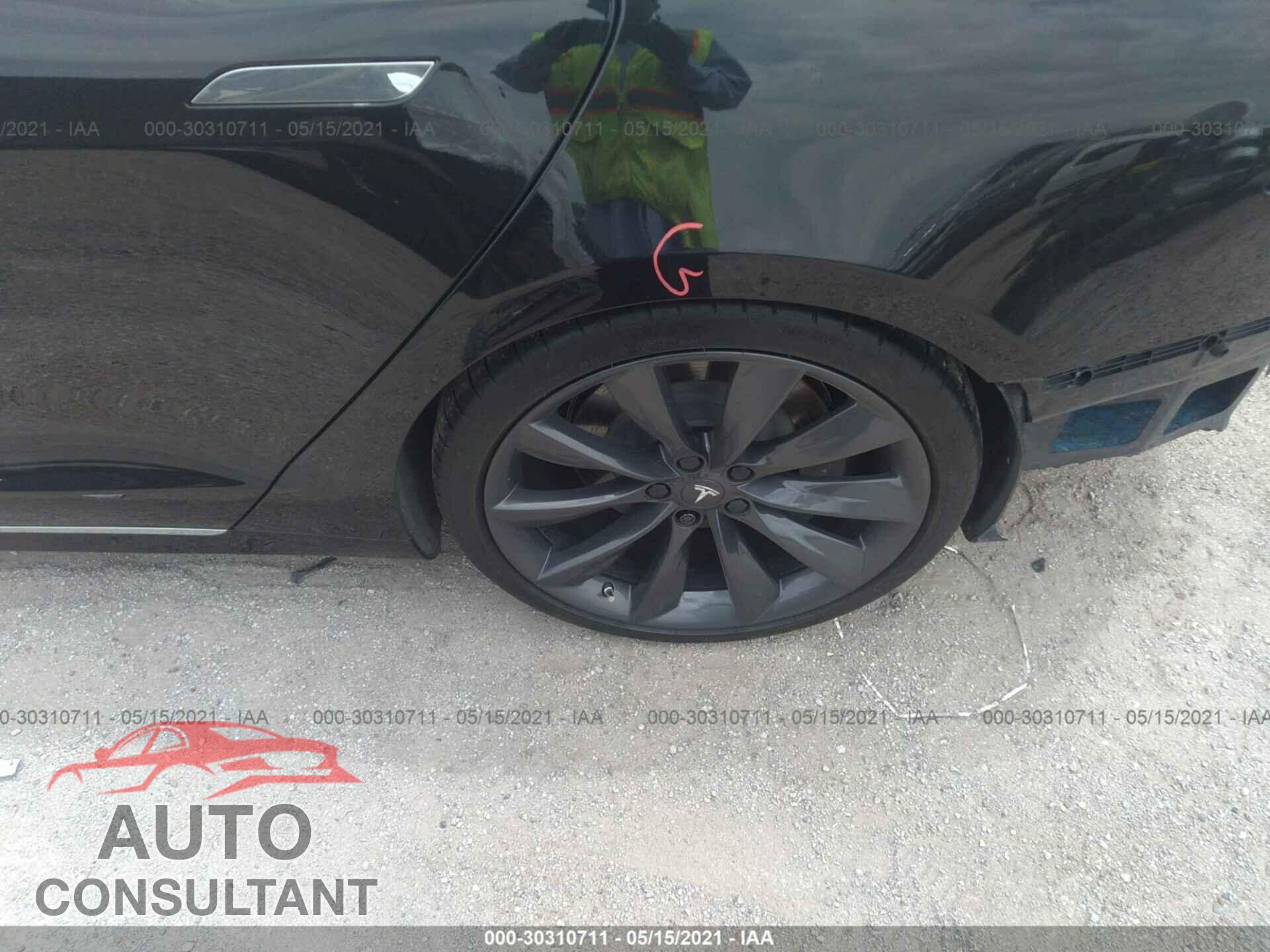 TESLA MODEL S 2017 - 5YJSA1E2XHF219275