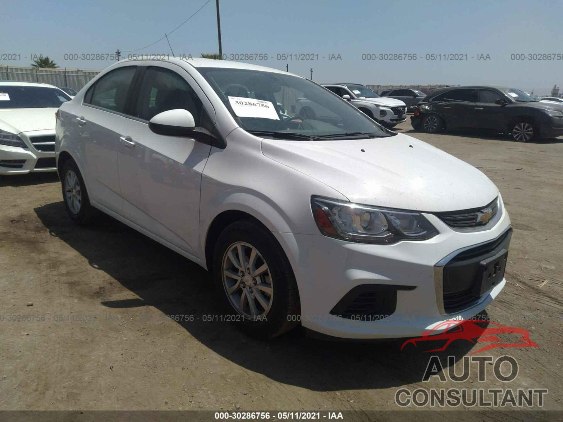 CHEVROLET SONIC 2018 - 1G1JD5SB8J4102511