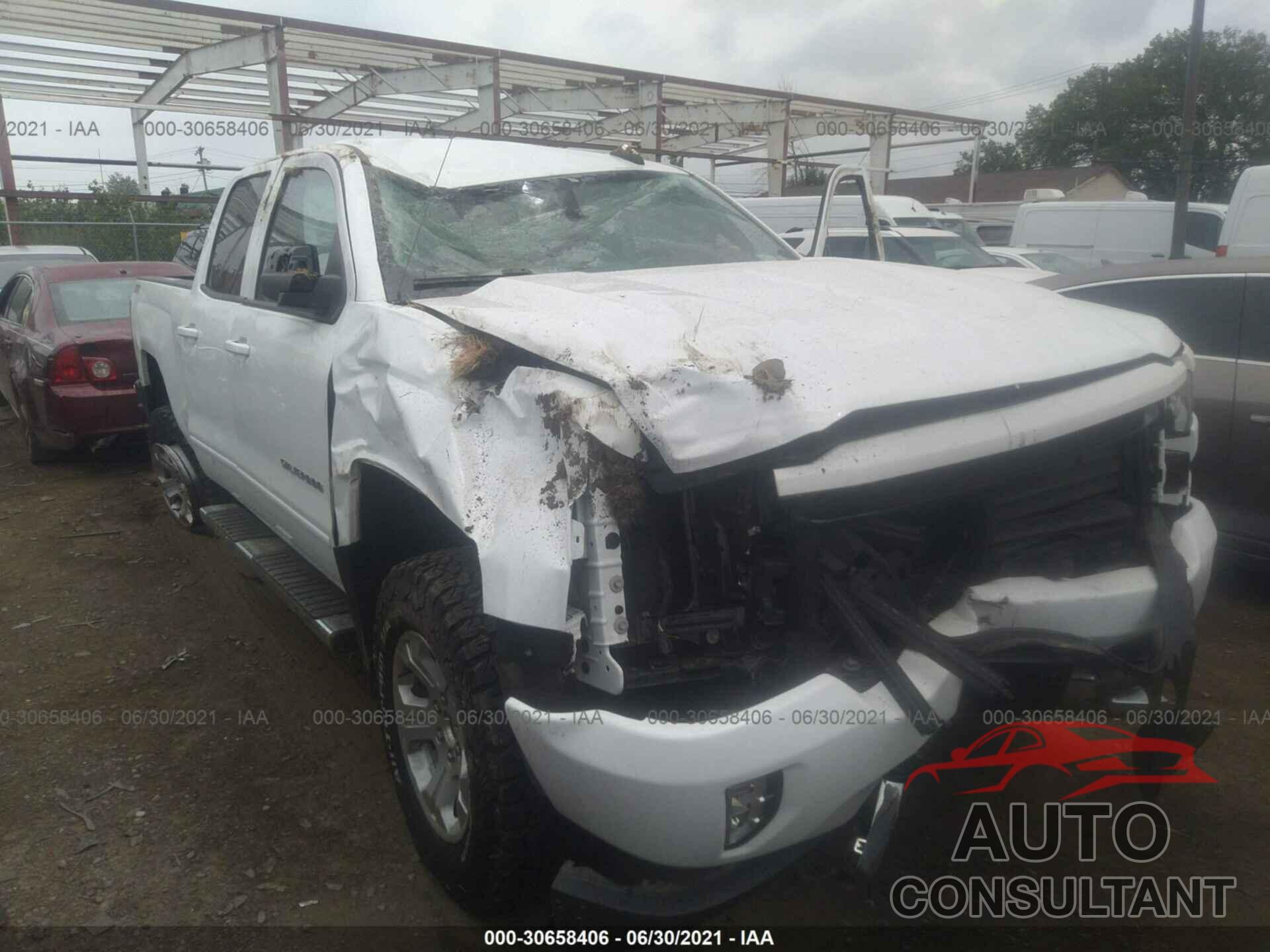 CHEVROLET SILVERADO 1500 2018 - 2GCVKREC5J1105324