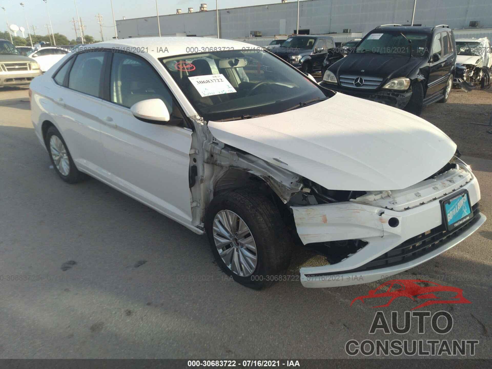 VOLKSWAGEN JETTA 2019 - 3VWN57BU0KM204732