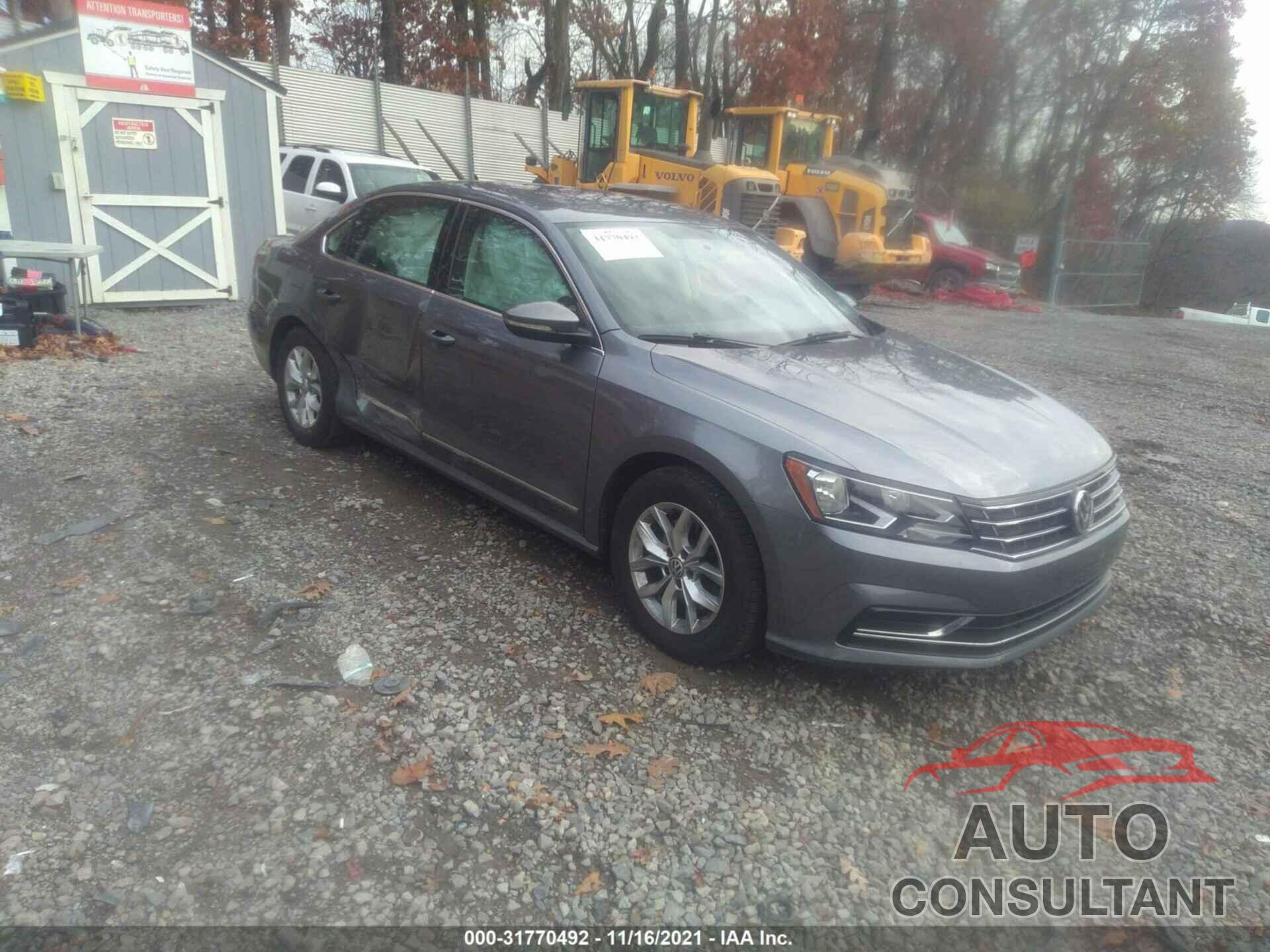 VOLKSWAGEN PASSAT 2017 - 1VWAT7A31HC030659