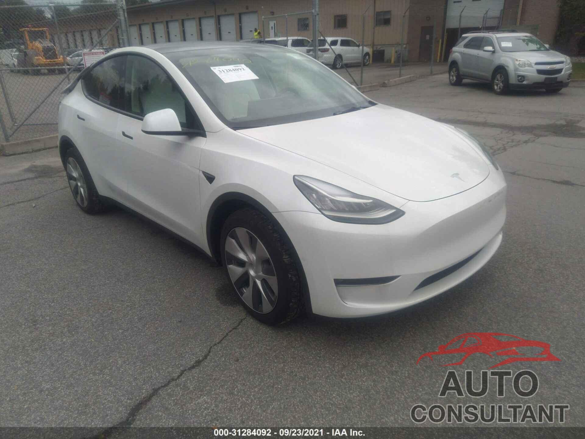 TESLA MODEL Y 2021 - 5YJYGDEE5MF195658