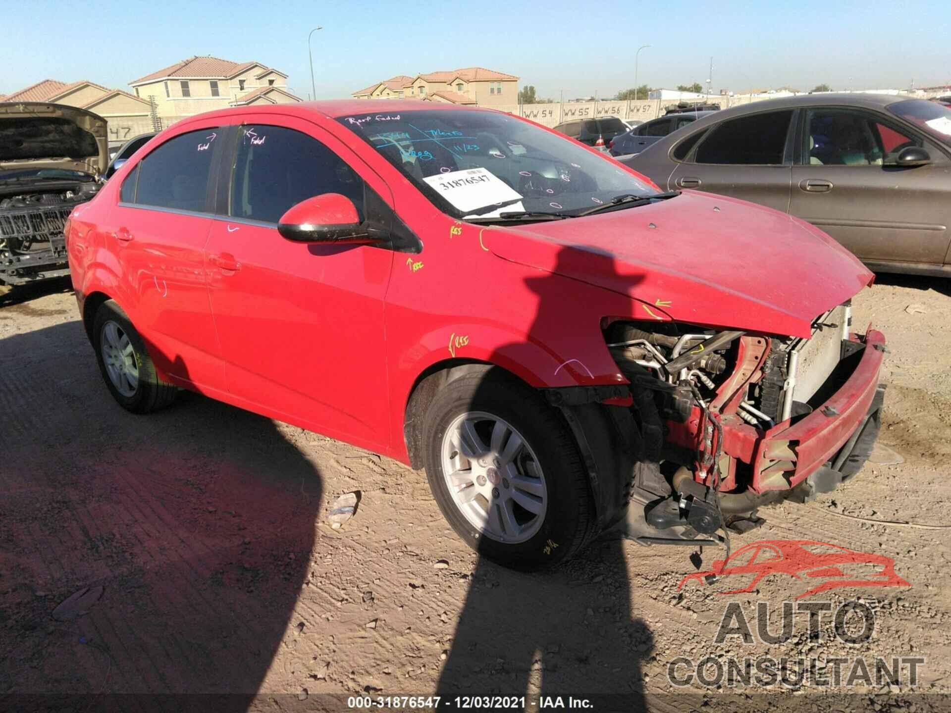 CHEVROLET SONIC 2016 - 1G1JC5SB1G4117444