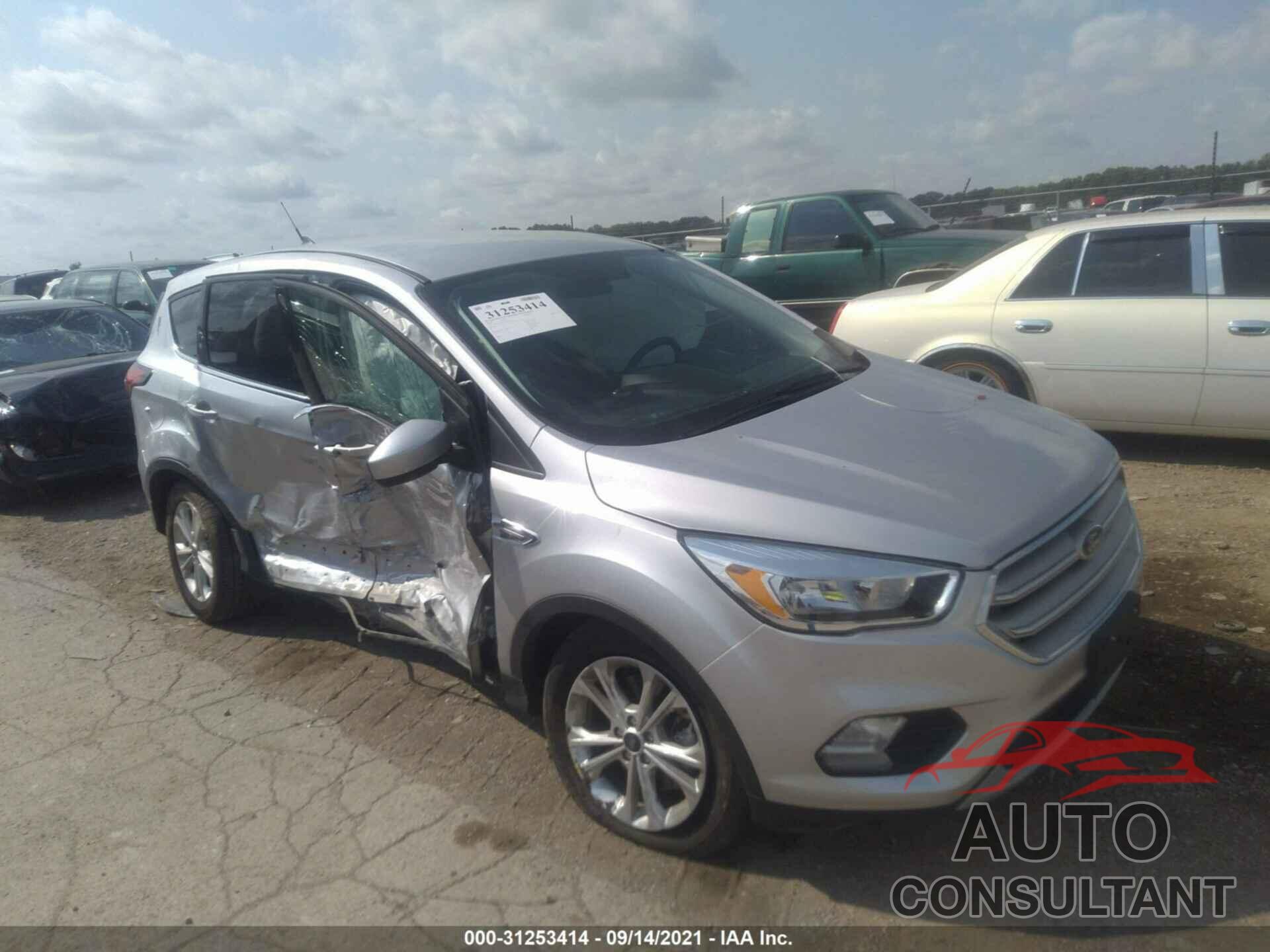 FORD ESCAPE 2019 - 1FMCU9GD9KUB04119
