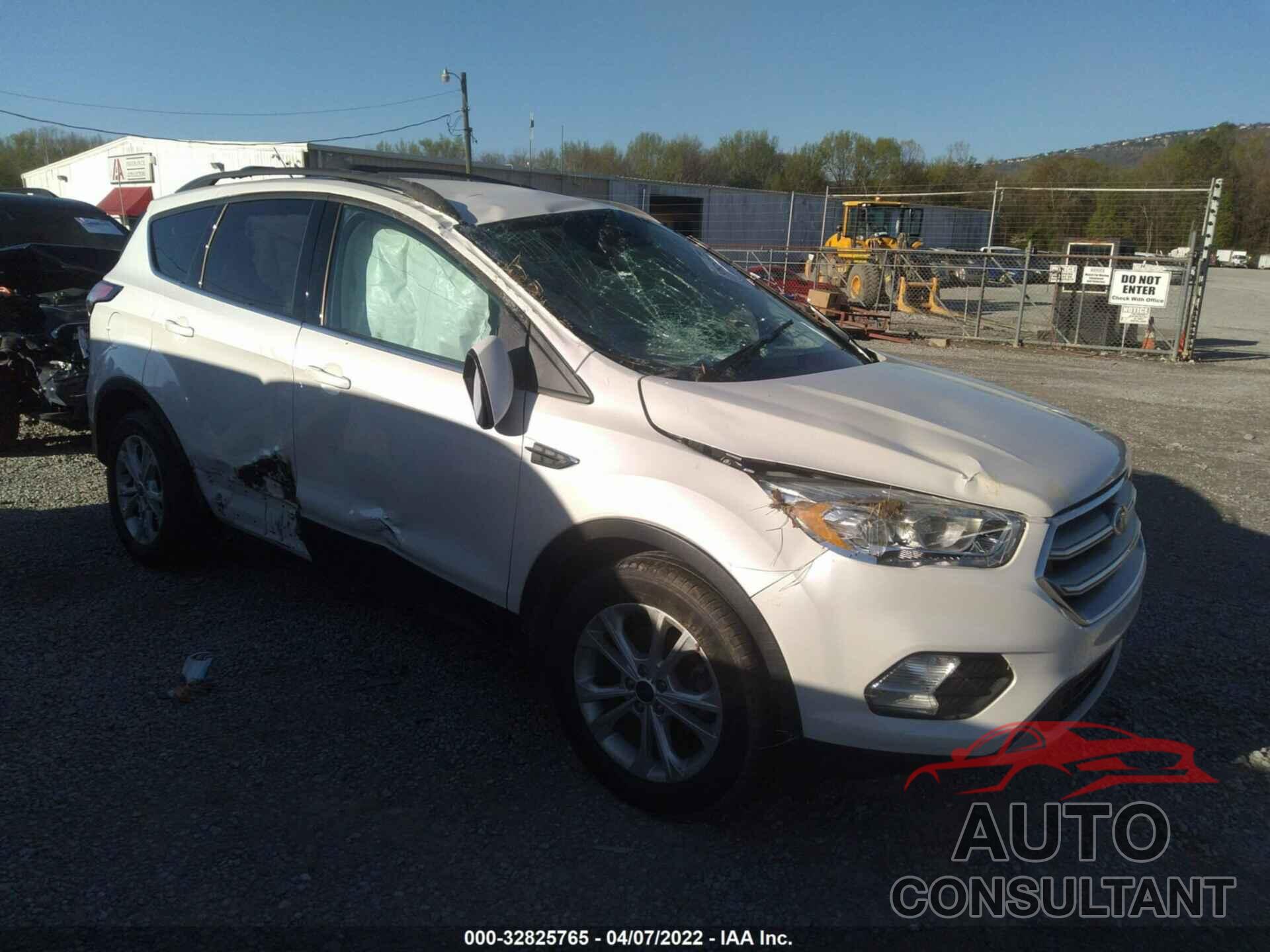 FORD ESCAPE 2017 - 1FMCU0GD8HUC31285