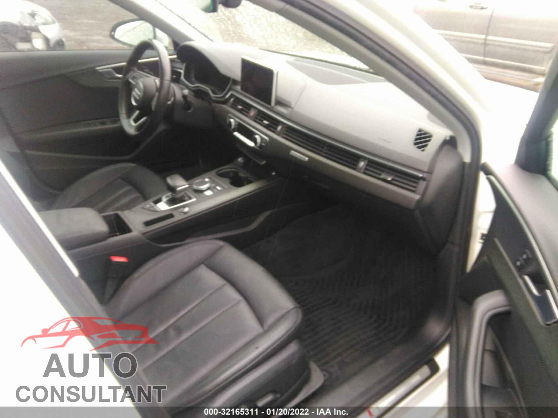 AUDI A4 2017 - WAUDNAF42HN055032