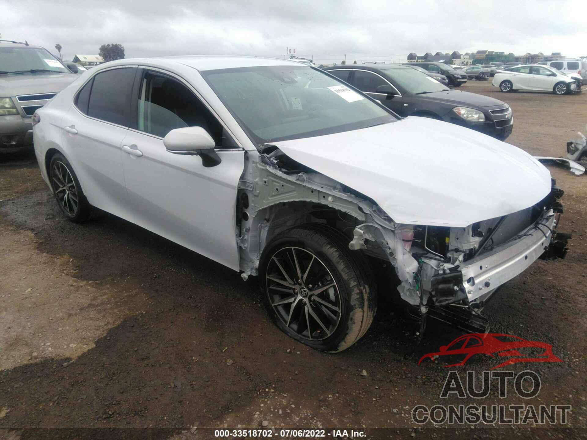 TOYOTA CAMRY 2022 - 4T1G11AK8NU041022