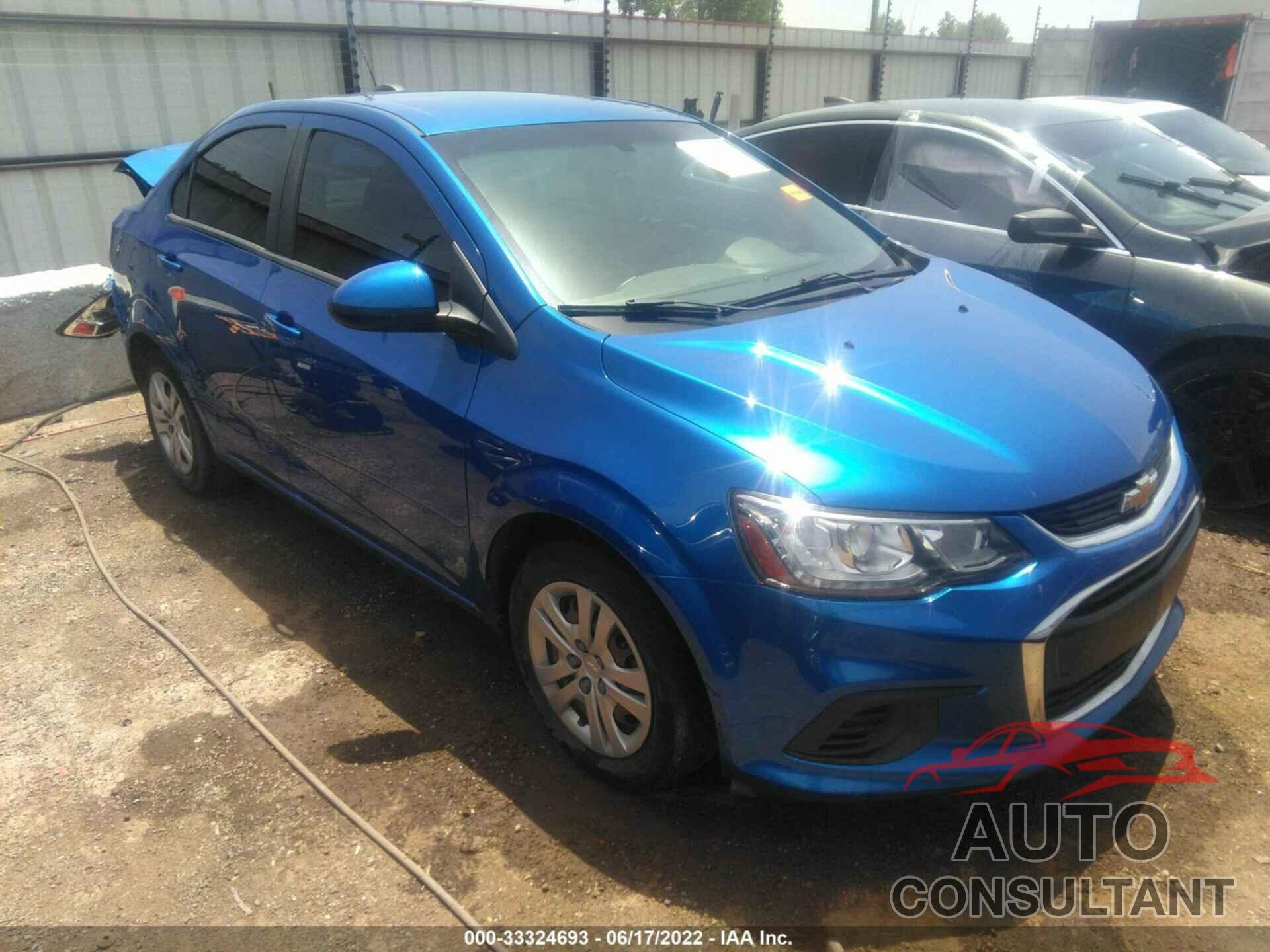 CHEVROLET SONIC 2018 - 1G1JA5SH5J4116010