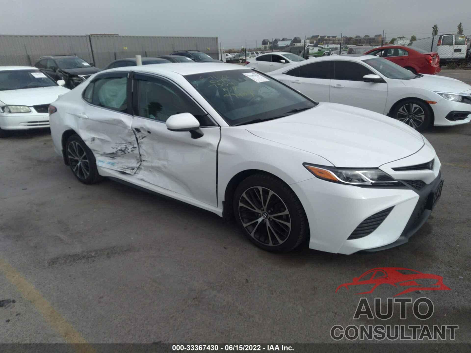 TOYOTA CAMRY 2018 - 4T1B11HK4JU098750