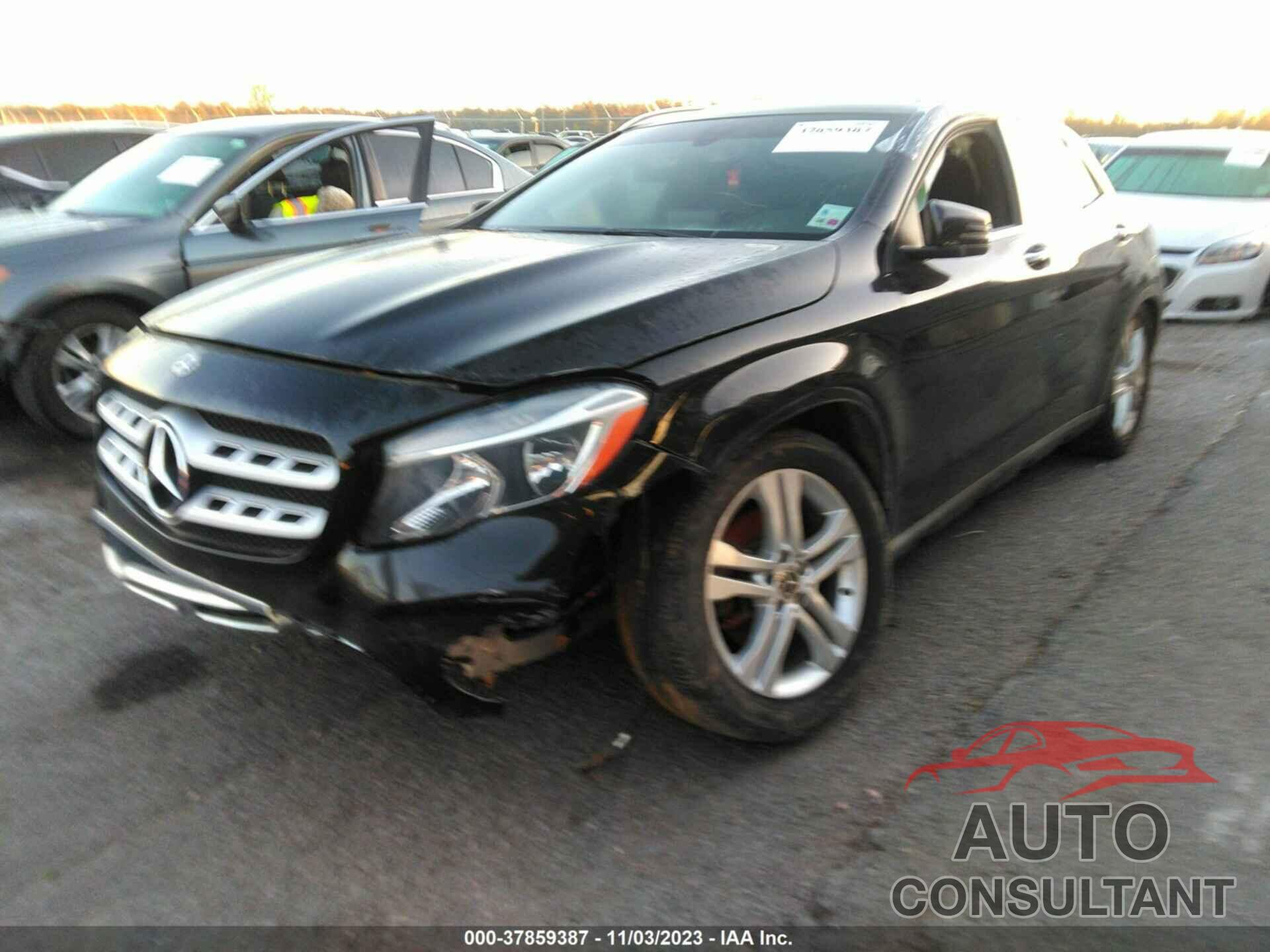 MERCEDES-BENZ GLA 2018 - WDCTG4GB0JJ476567