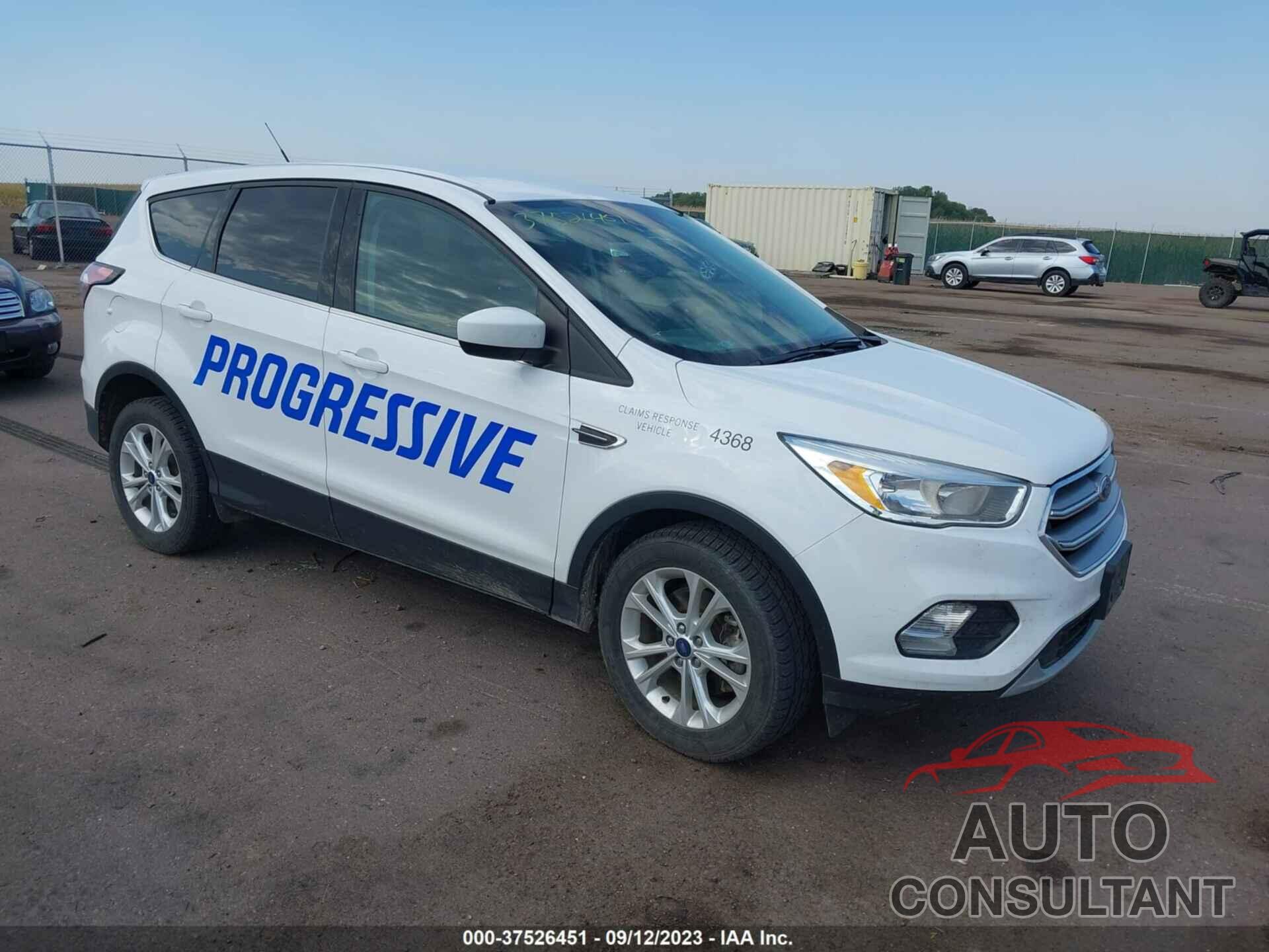 FORD ESCAPE 2017 - 1FMCU9GD1HUD44368