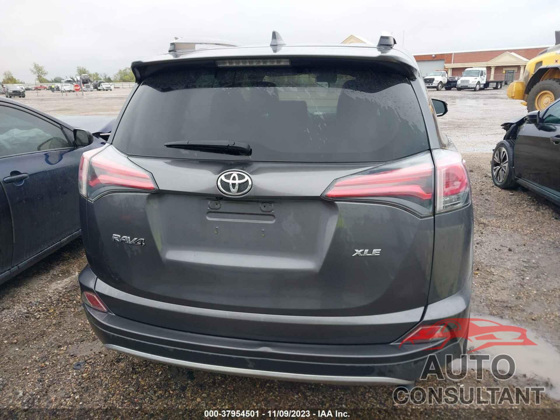 TOYOTA RAV4 2018 - JTMWFREV3JJ165361