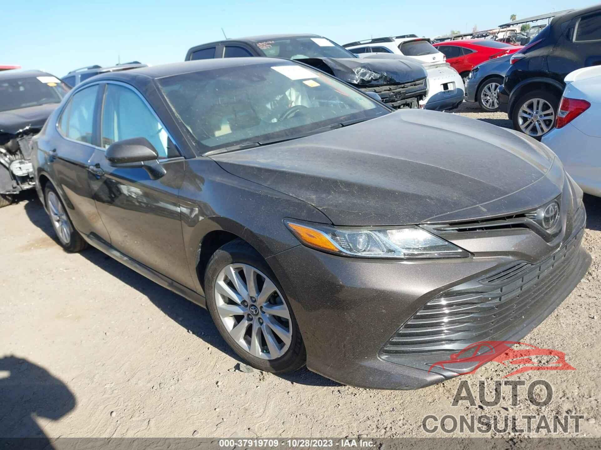 TOYOTA CAMRY 2018 - 4T1B11HK5JU571653