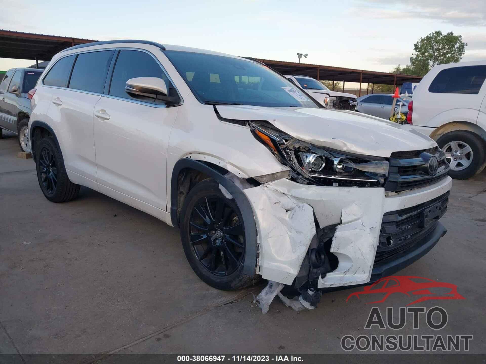 TOYOTA HIGHLANDER 2018 - 5TDKZRFH2JS531165