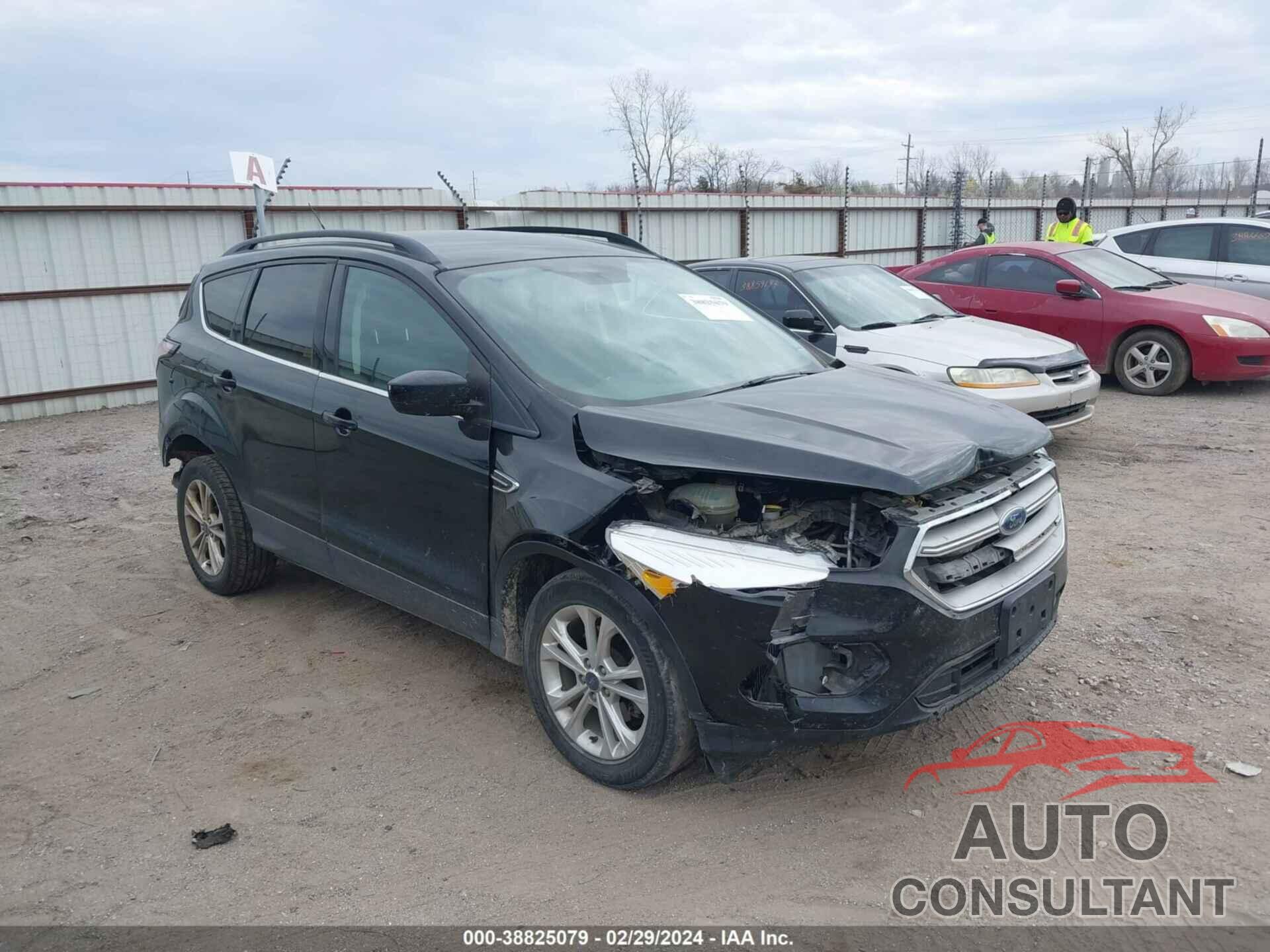 FORD ESCAPE 2018 - 1FMCU0GD8JUA31898