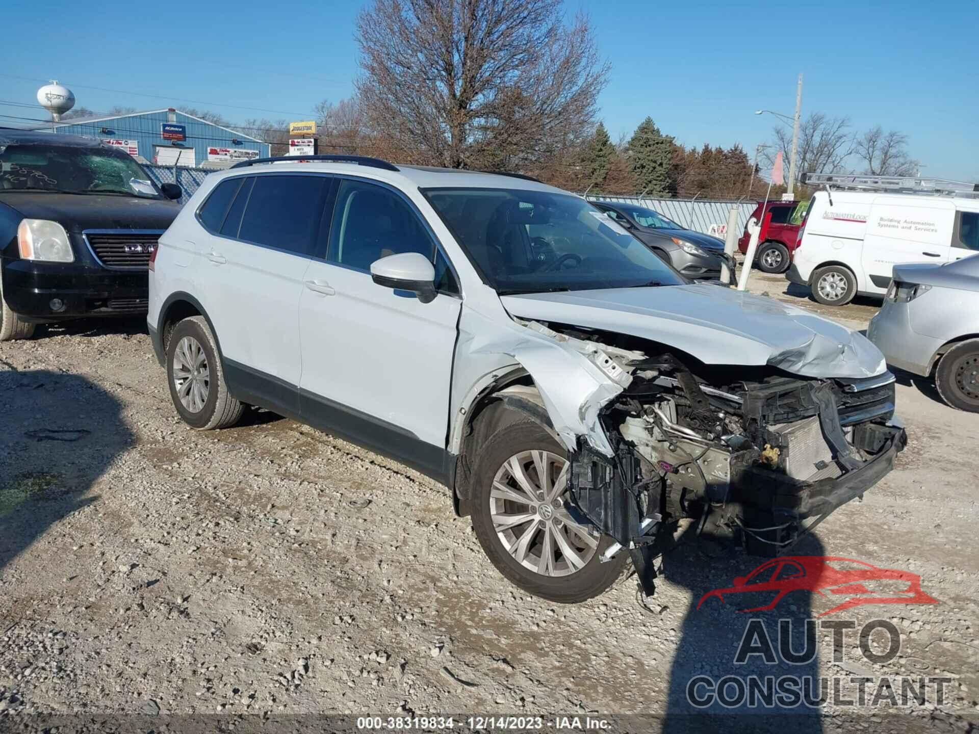 VOLKSWAGEN TIGUAN 2018 - 3VV2B7AX6JM072893