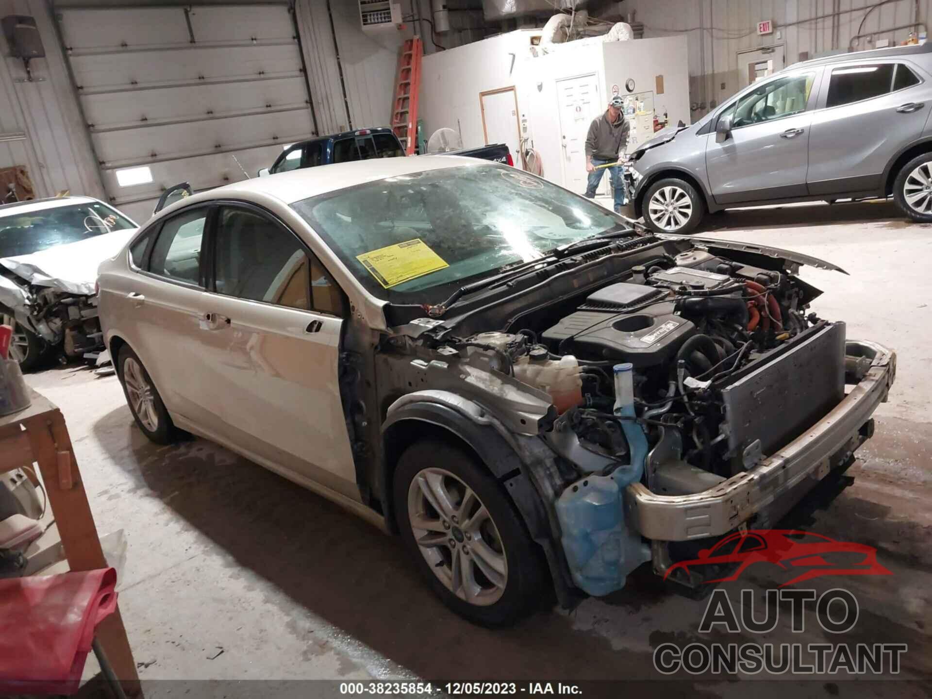 FORD FUSION HYBRID 2018 - 3FA6P0LU2JR250304