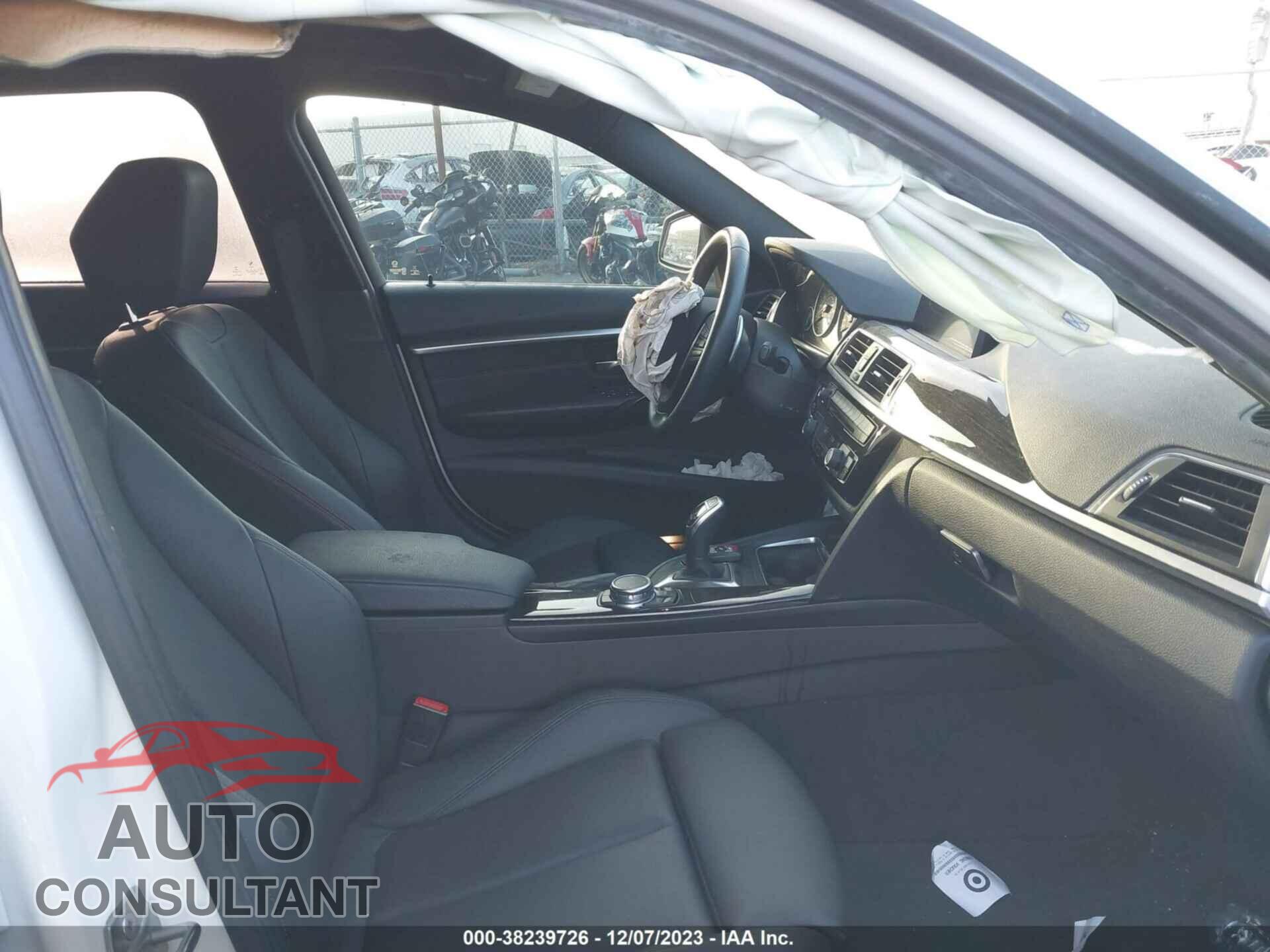 BMW 328I 2016 - WBA8E9G52GNU29225