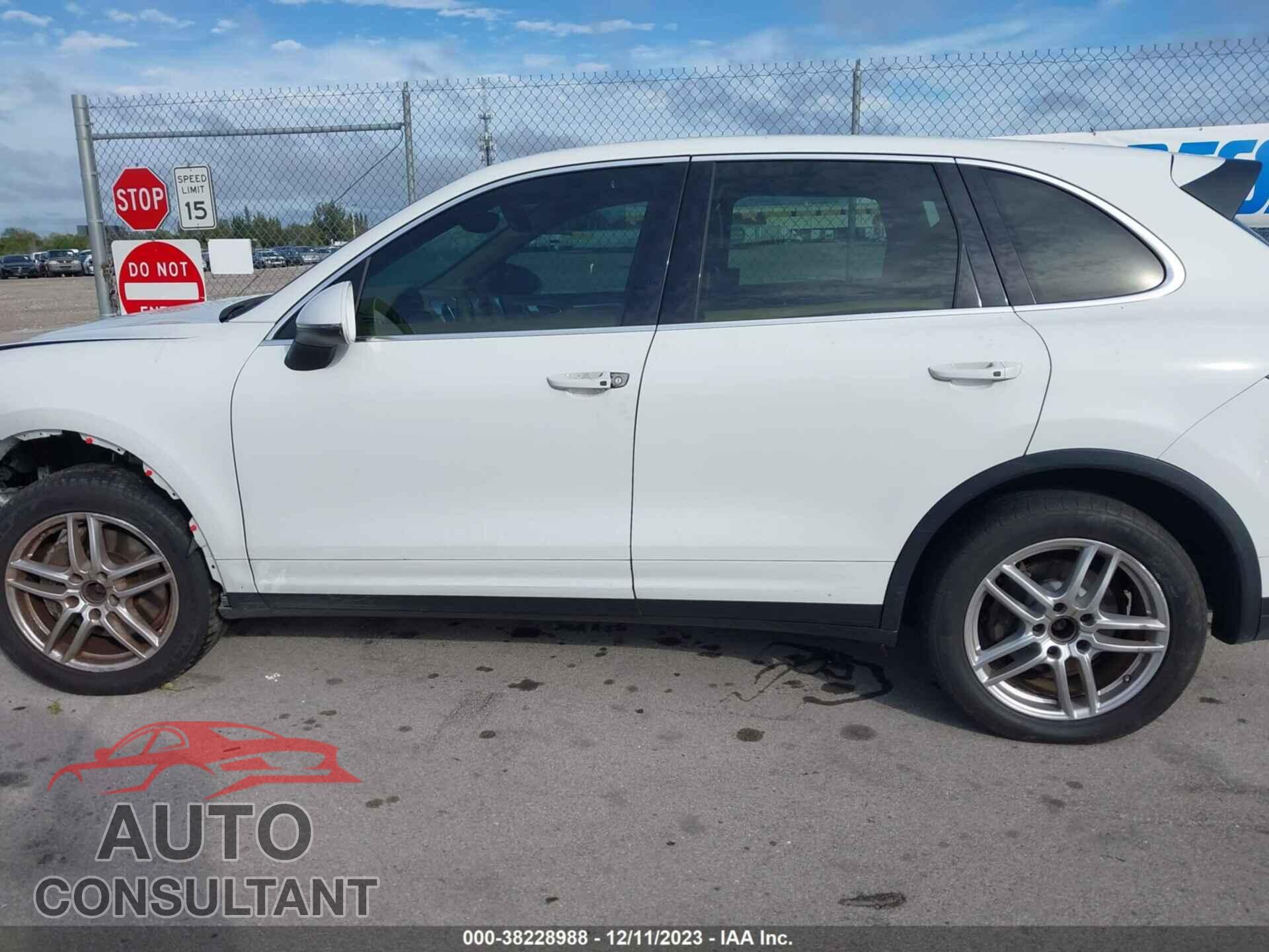 PORSCHE CAYENNE 2016 - WP1AA2A22GLA06368