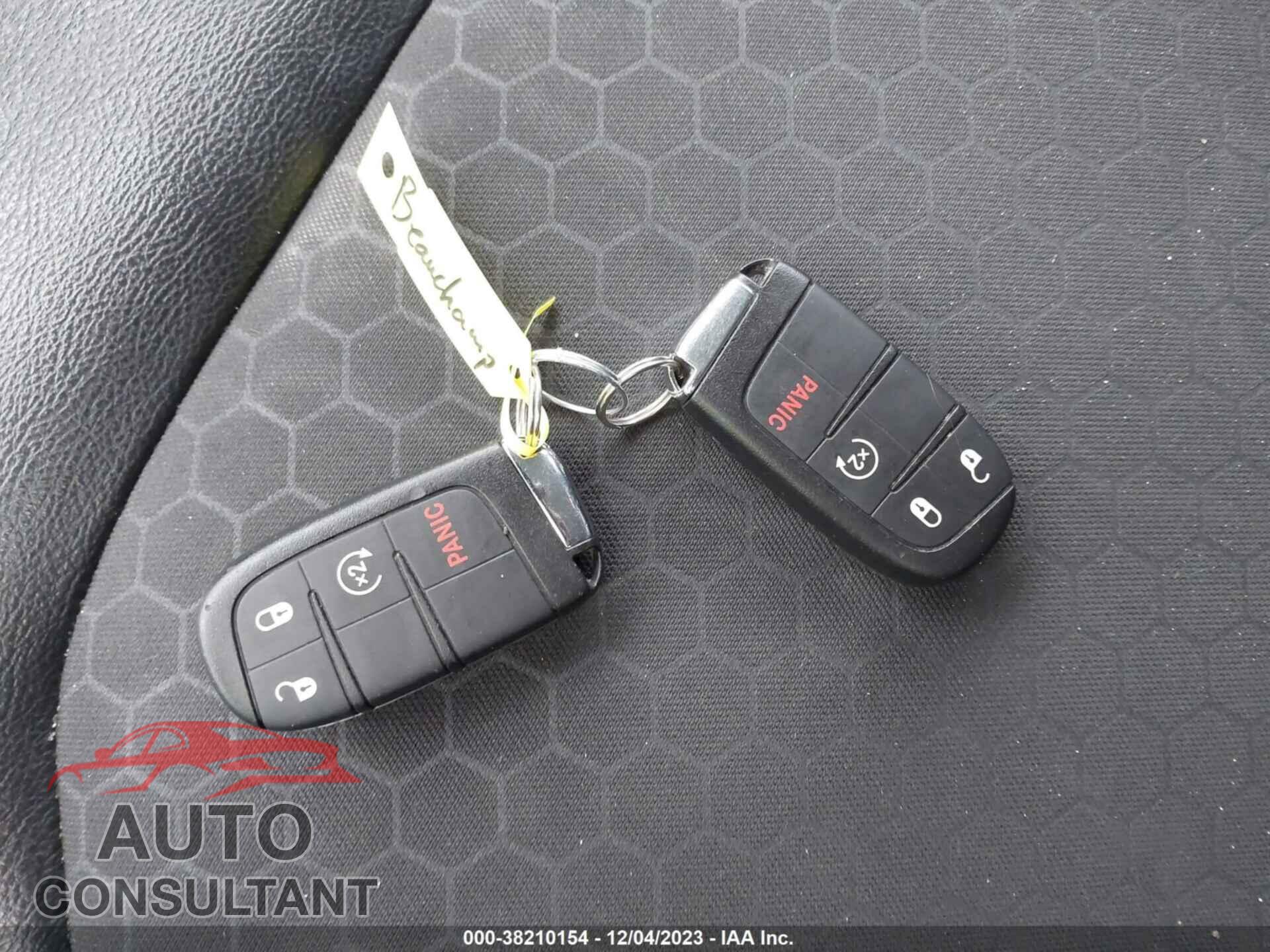 JEEP COMPASS 2018 - 3C4NJDBB5JT138937