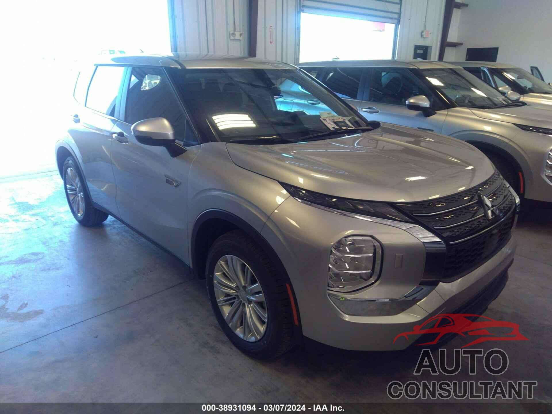 MITSUBISHI OUTLANDER 2024 - JA4T5UA92RZ033247