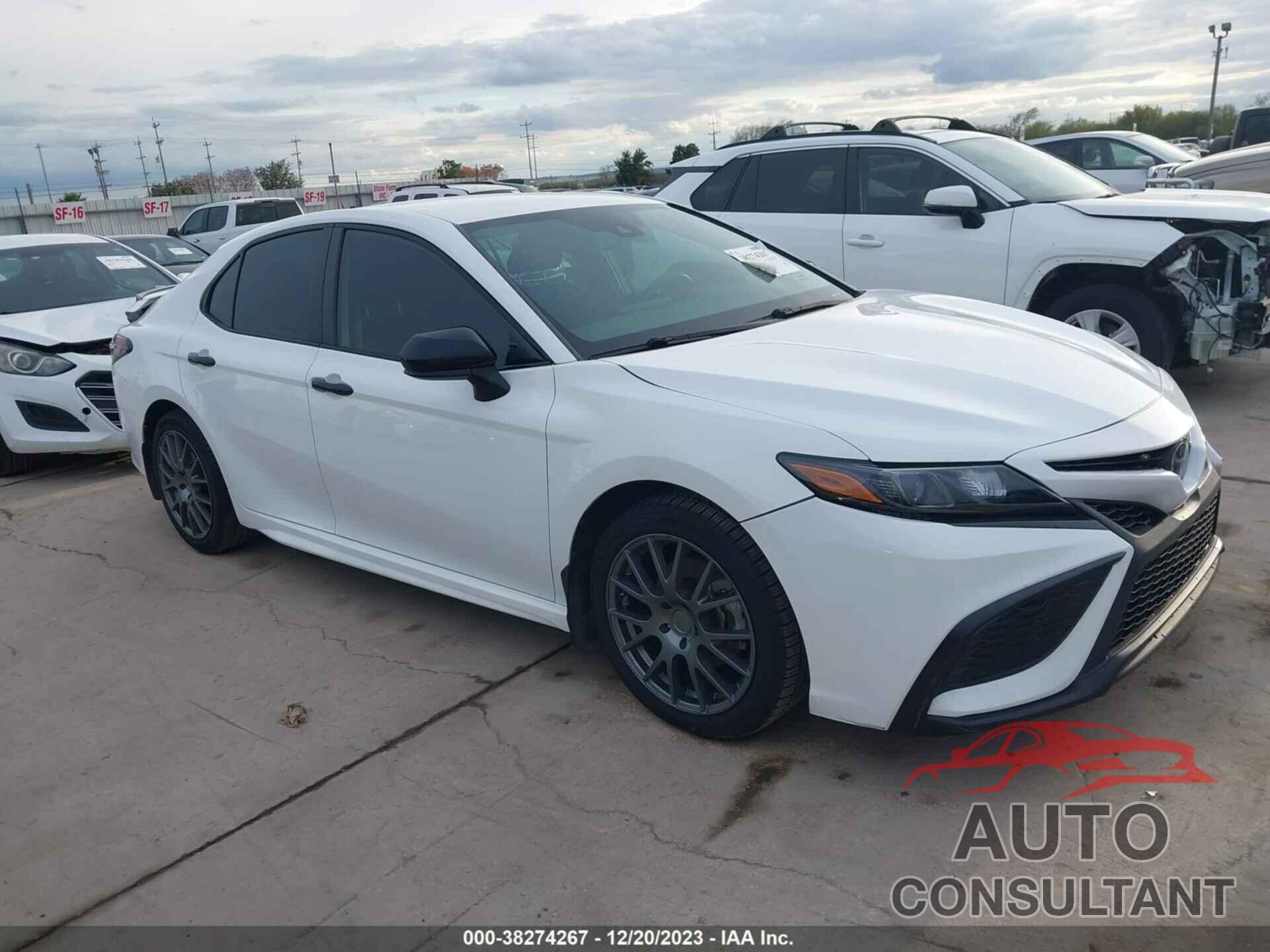 TOYOTA CAMRY 2021 - 4T1G11AK6MU462123