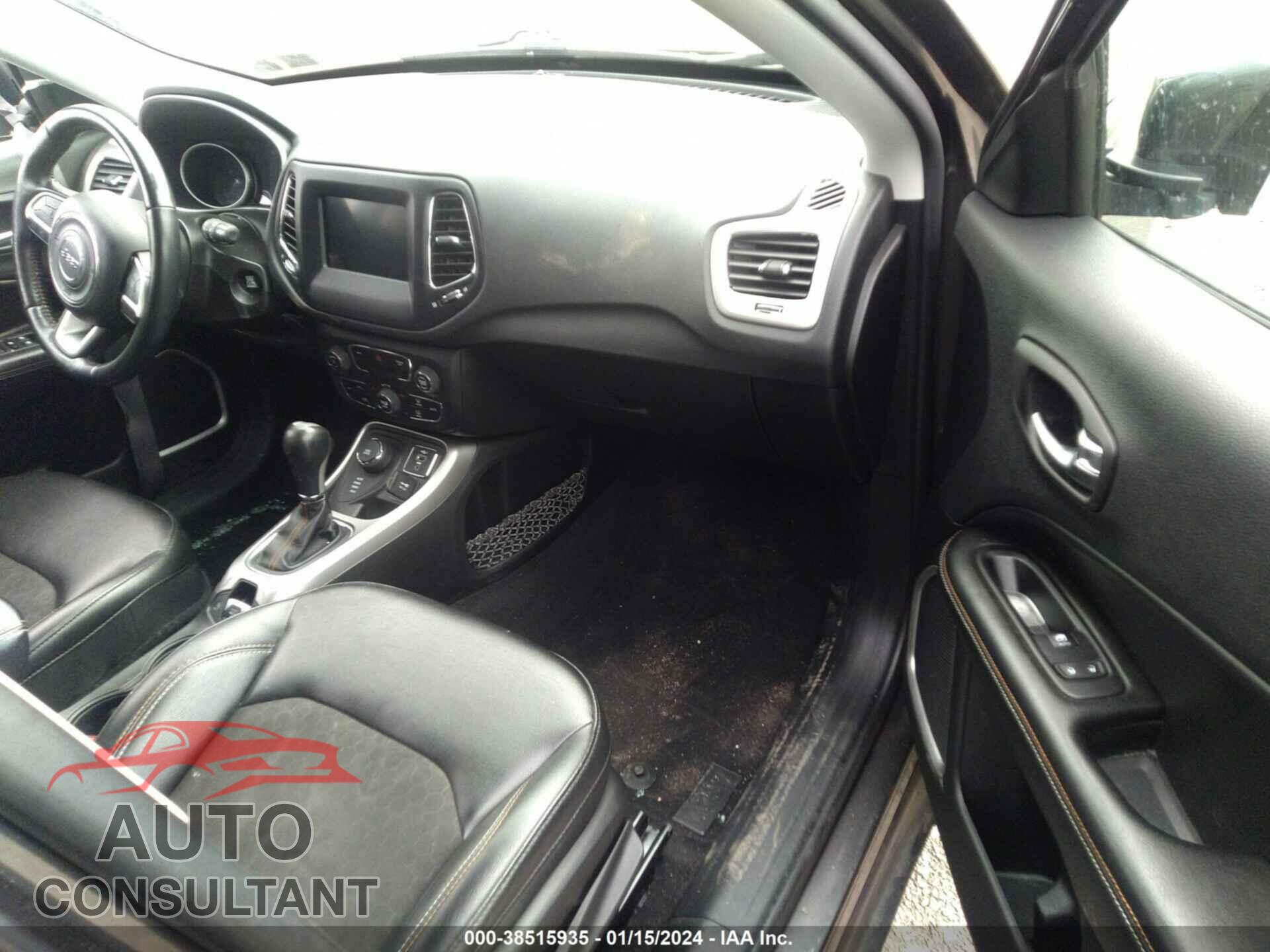 JEEP COMPASS 2020 - 3C4NJDBB6LT163820