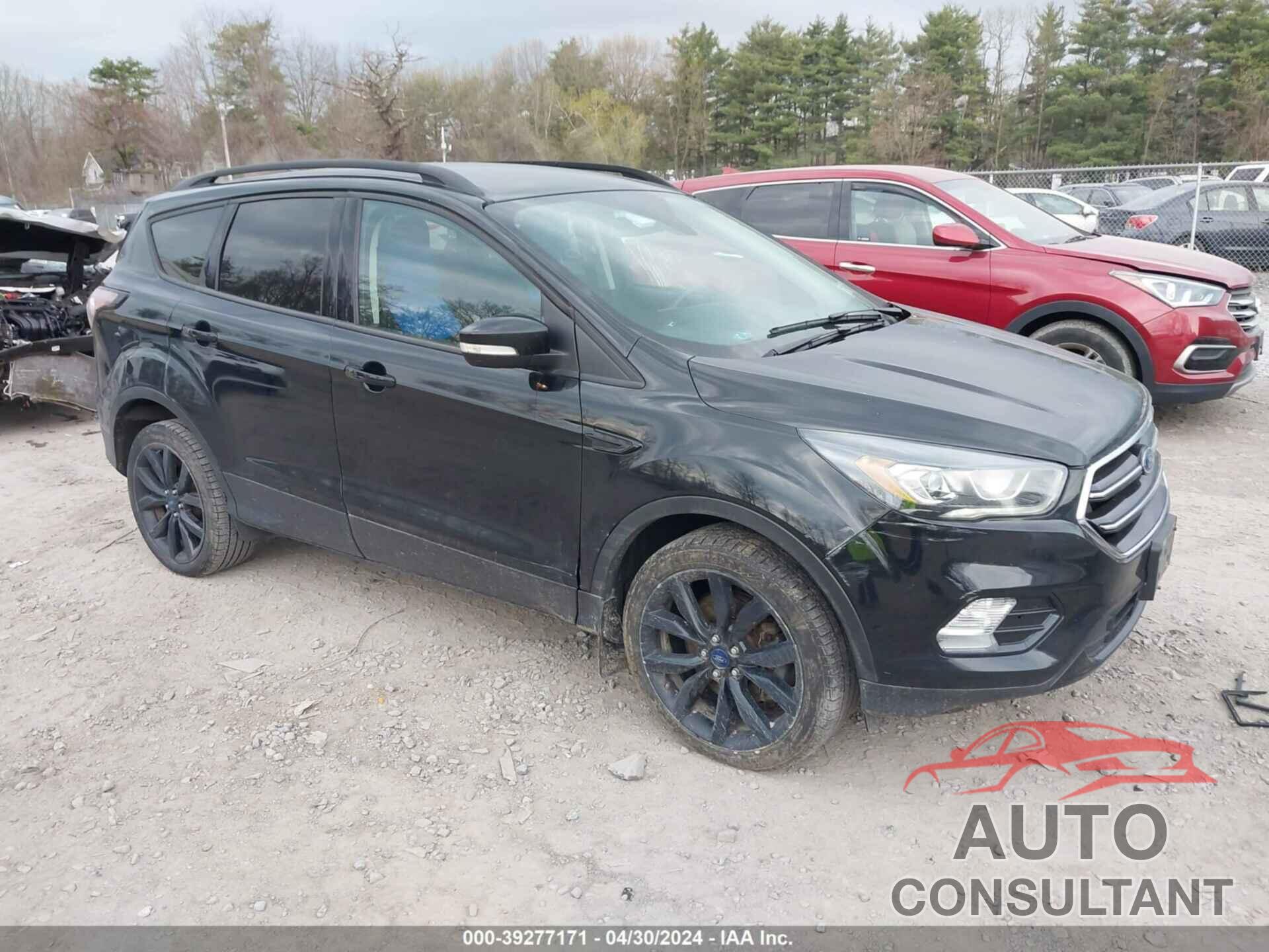 FORD ESCAPE 2017 - 1FMCU9J97HUB56152