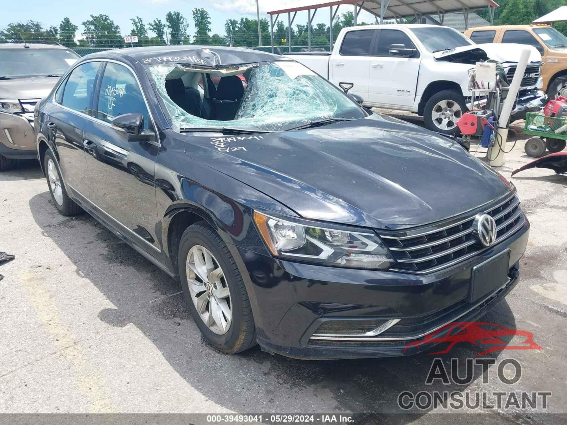 VOLKSWAGEN PASSAT 2017 - 1VWAT7A38HC062928