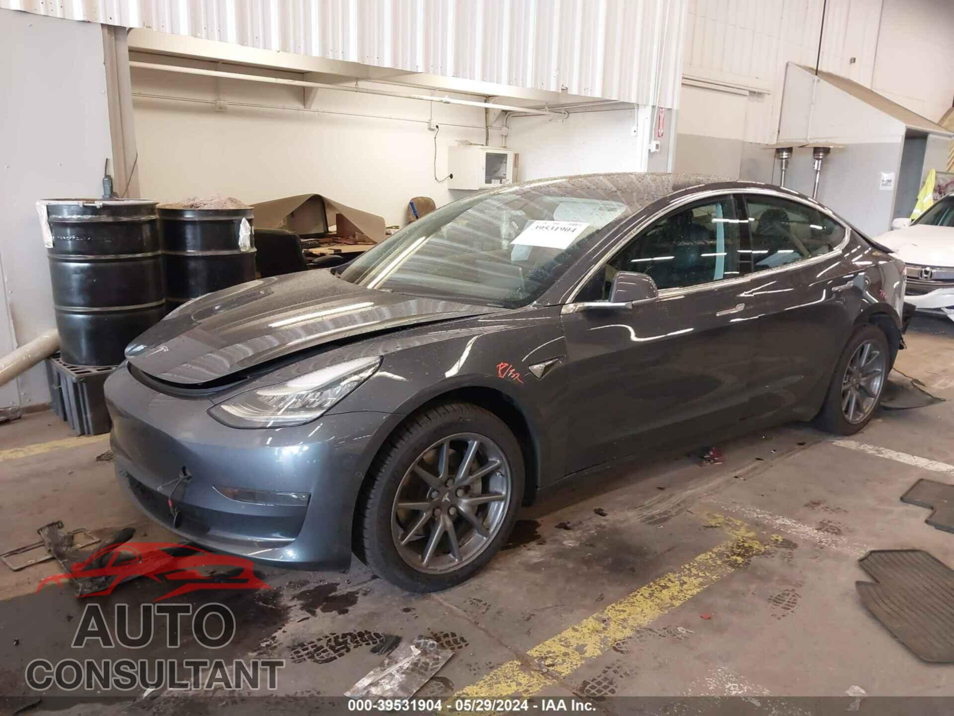TESLA MODEL 3 2018 - 5YJ3E1EA7JF158909