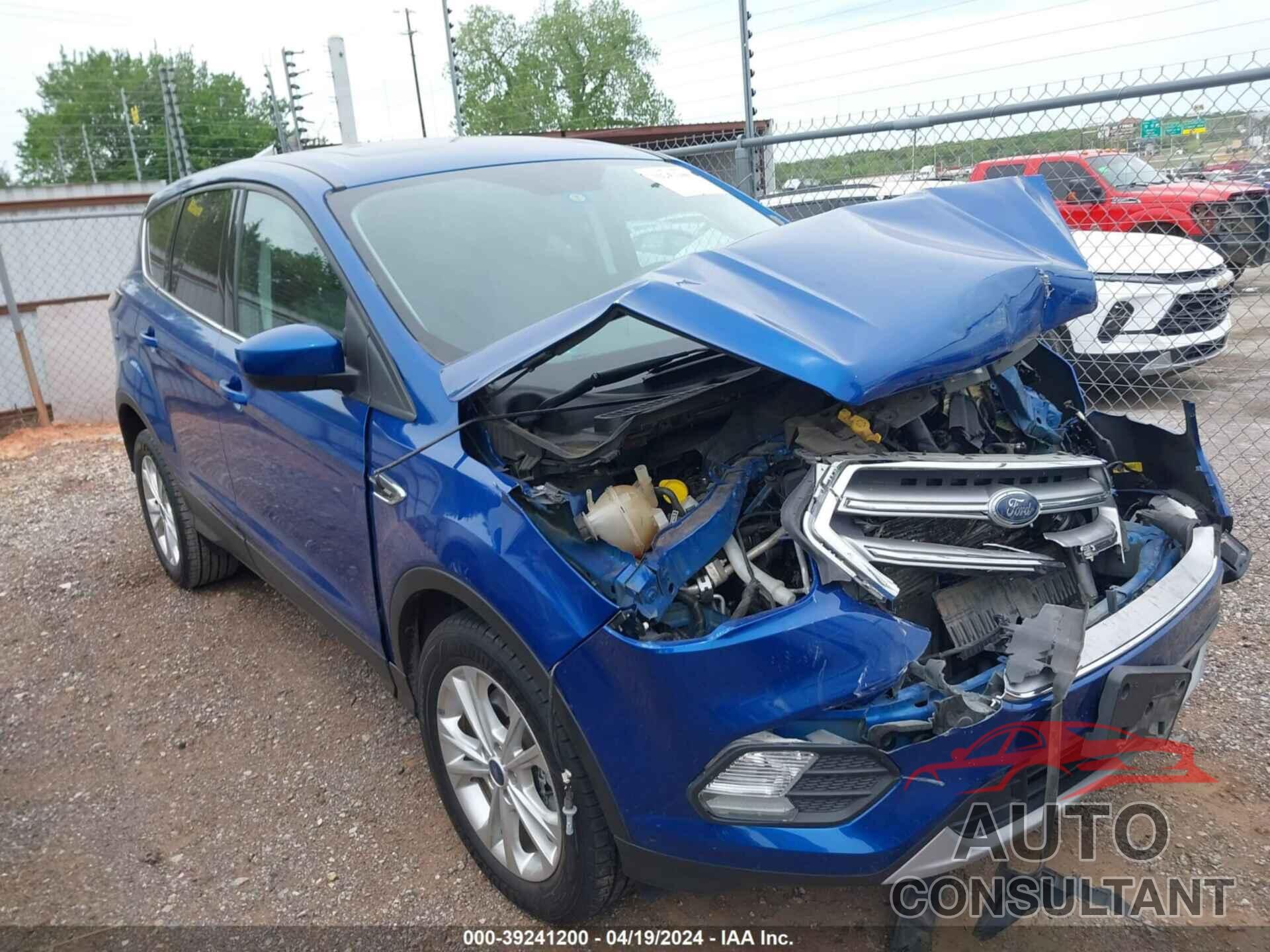 FORD ESCAPE 2017 - 1FMCU0G91HUB67909