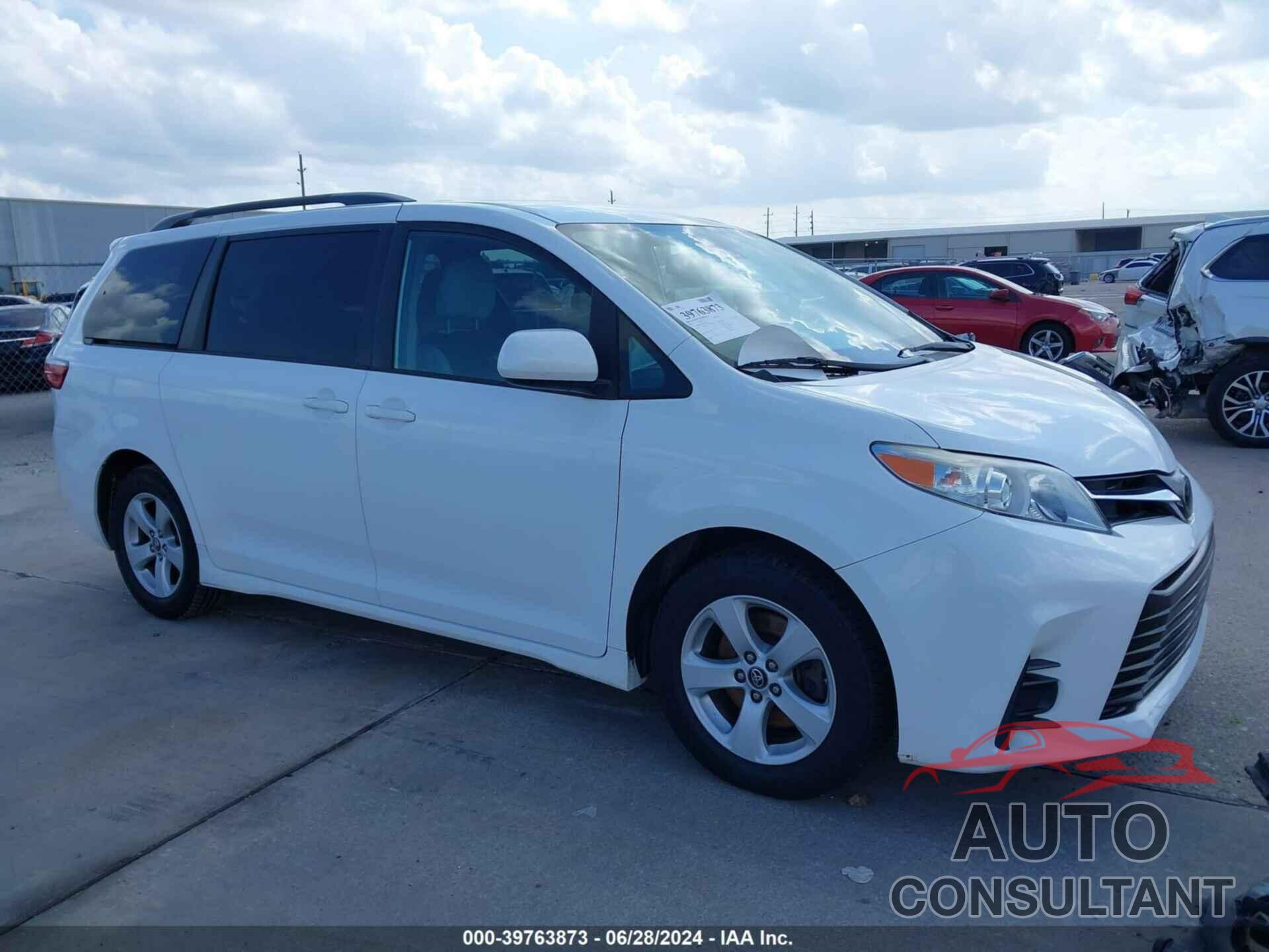 TOYOTA SIENNA 2019 - 5TDKZ3DC8KS012045