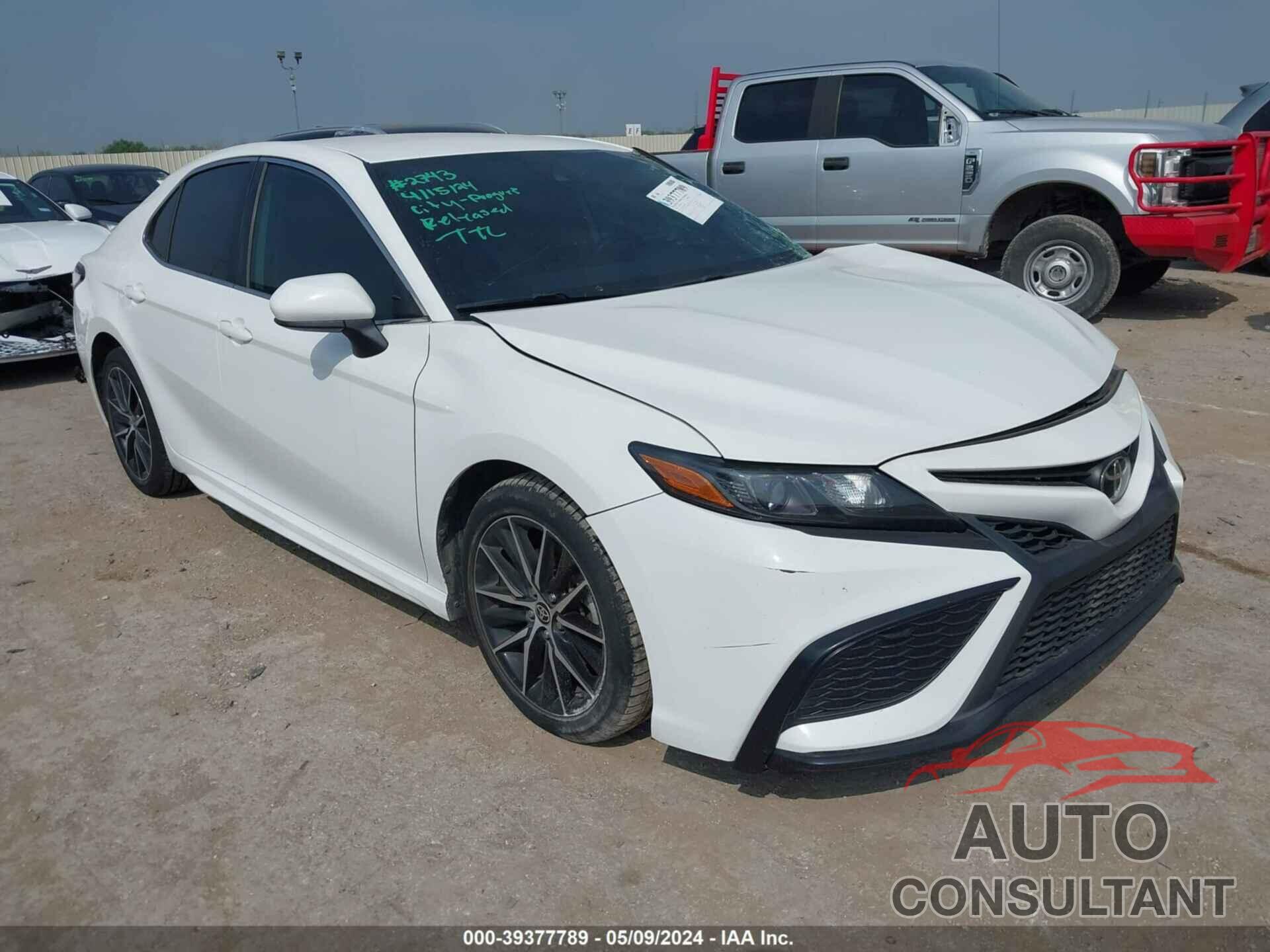 TOYOTA CAMRY 2021 - 4T1G11AK2MU412089