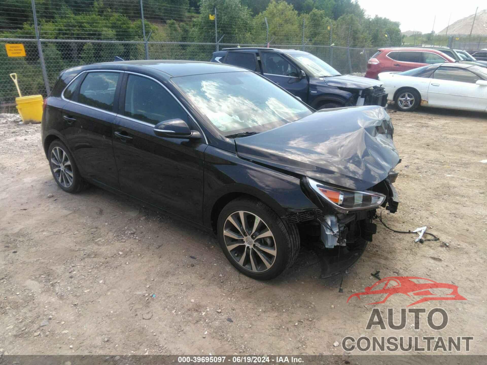 HYUNDAI ELANTRA GT 2018 - KMHH35LE2JU038088