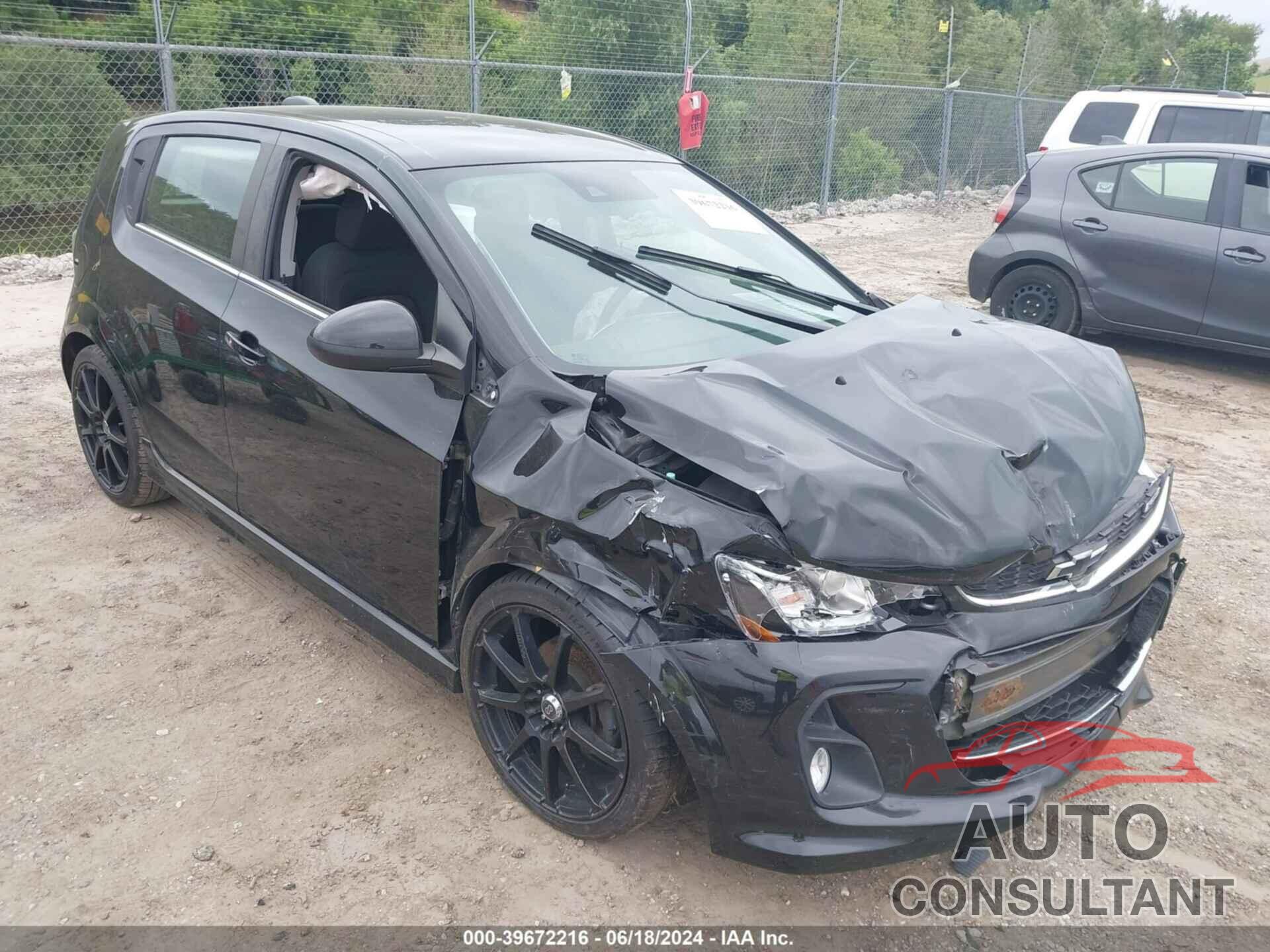 CHEVROLET SONIC 2018 - 1G1JD6SH4J4125892