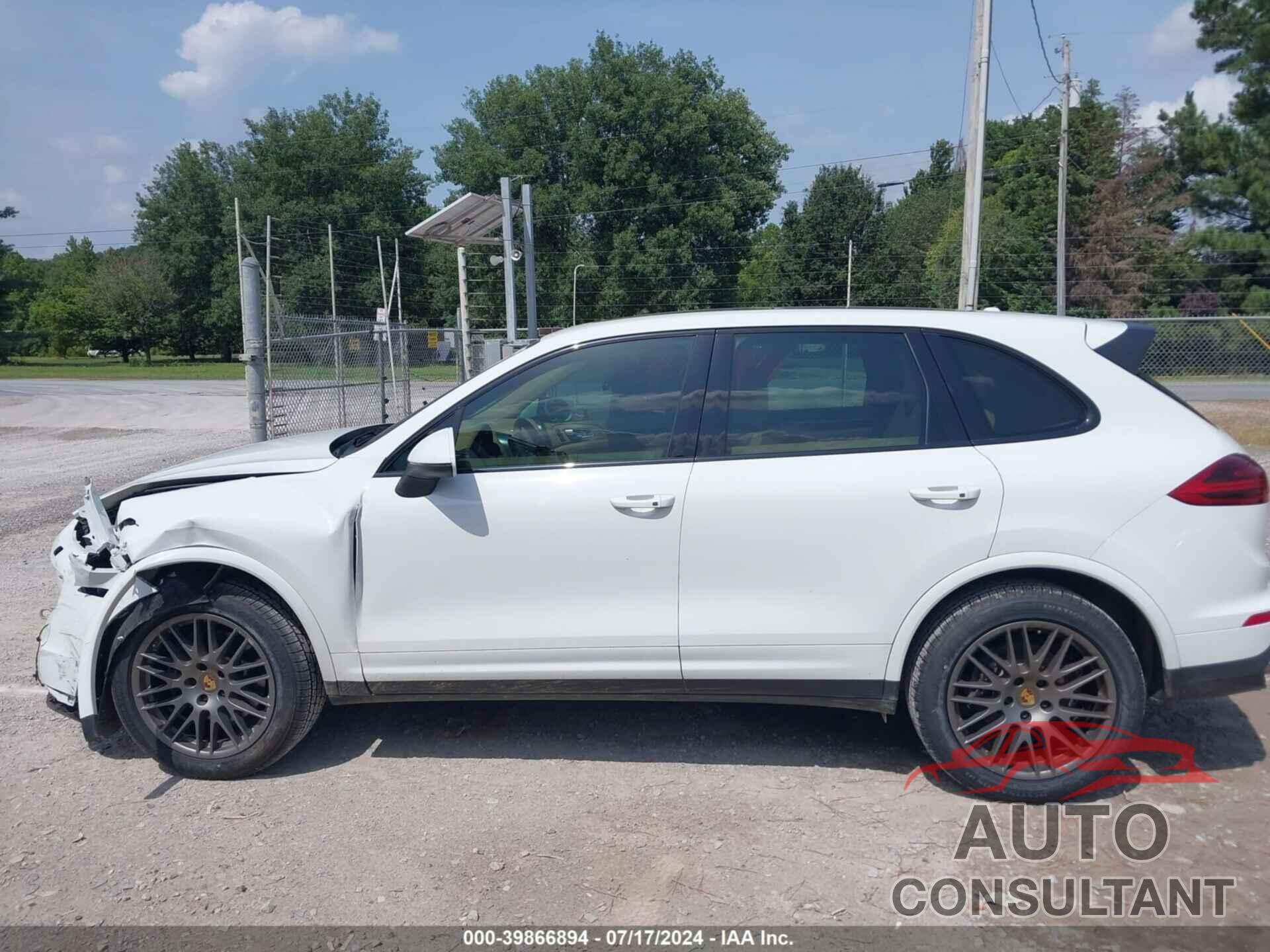 PORSCHE CAYENNE 2017 - WP1AA2A25HKA83601