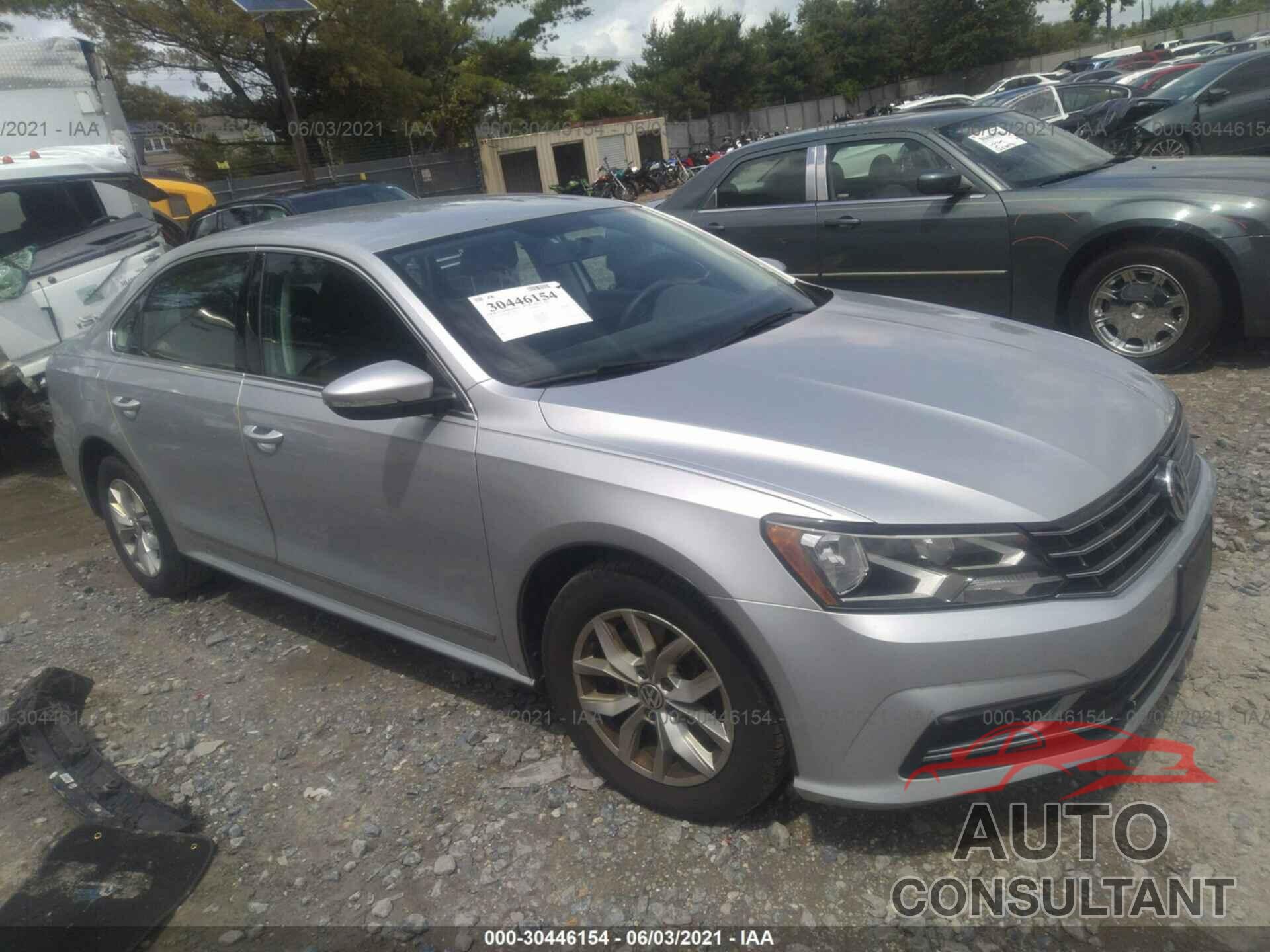 VOLKSWAGEN PASSAT 2017 - 1VWAT7A38HC029430