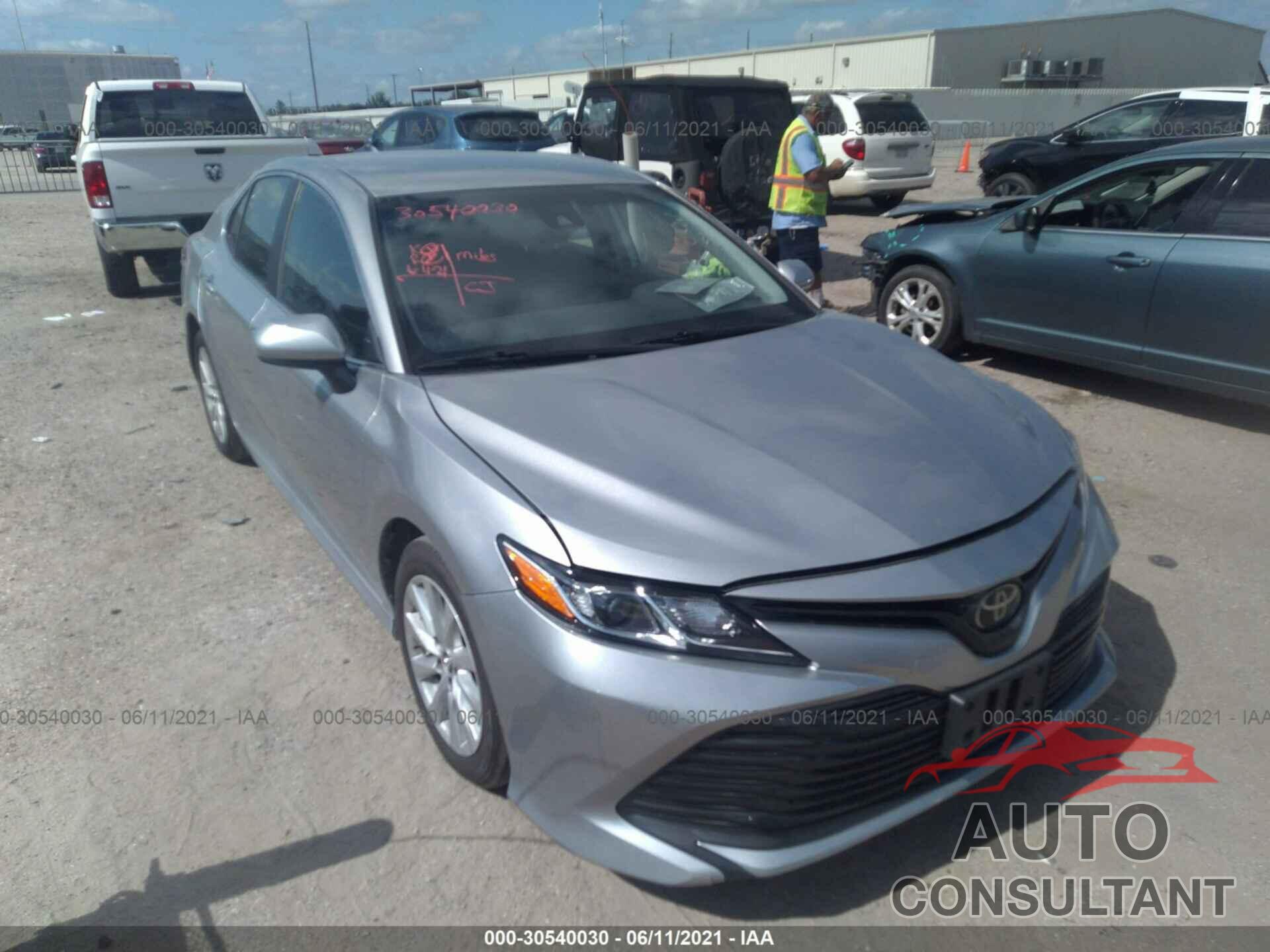 TOYOTA CAMRY 2019 - 4T1B11HK8KU770861