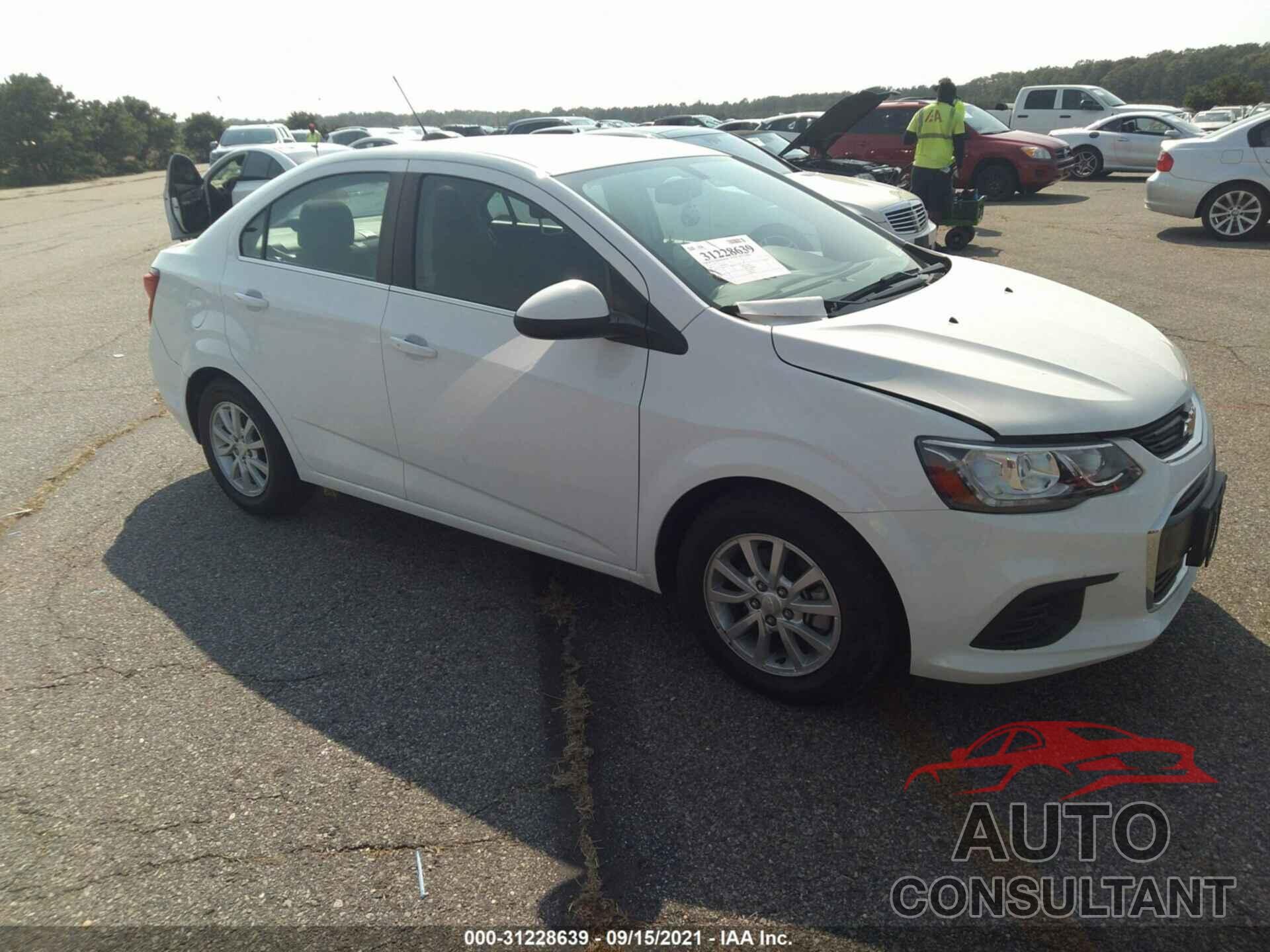 CHEVROLET SONIC 2018 - 1G1JD5SG8J4119918