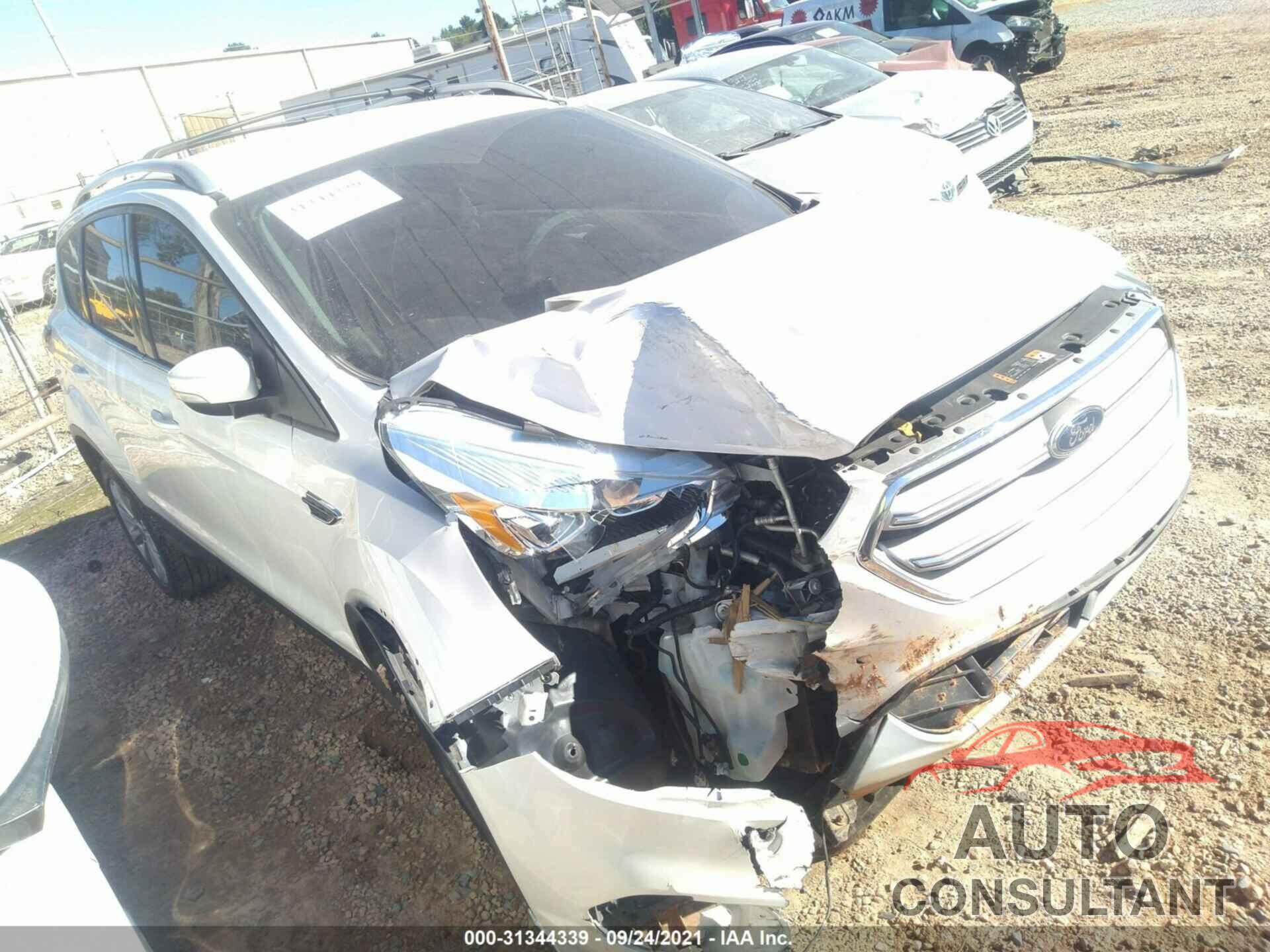 FORD ESCAPE 2017 - 1FMCU0JD5HUD15623