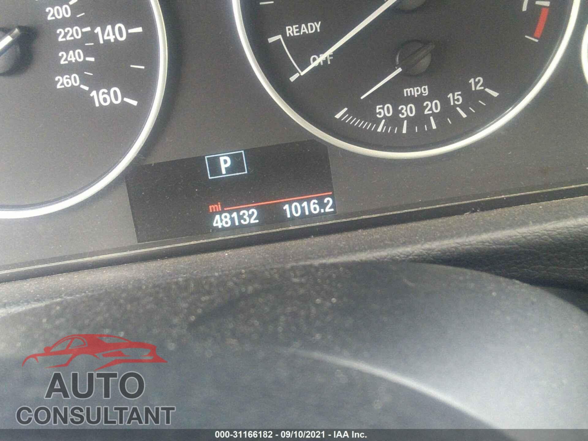 BMW 3 SERIES 2016 - WBA8E1G5XGNU11492
