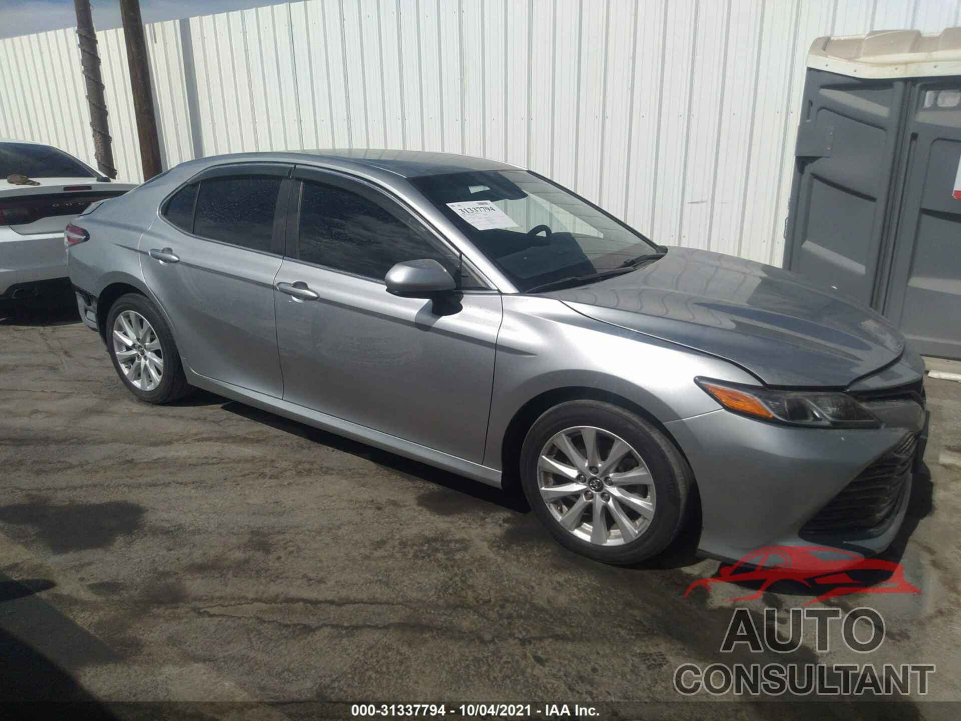 TOYOTA CAMRY 2018 - 4T1B11HK4JU079499