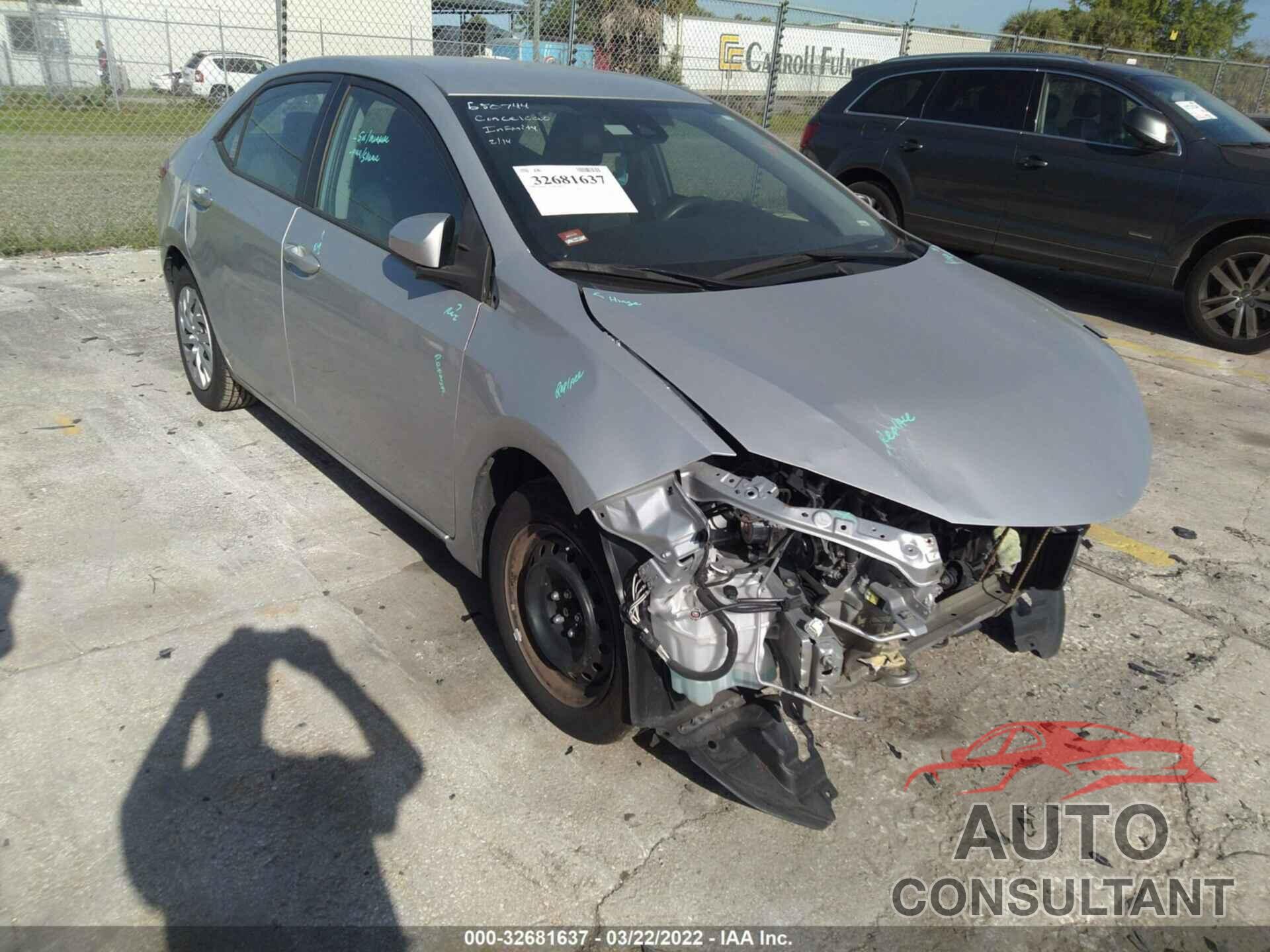 TOYOTA COROLLA 2018 - 5YFBURHE0JP815470